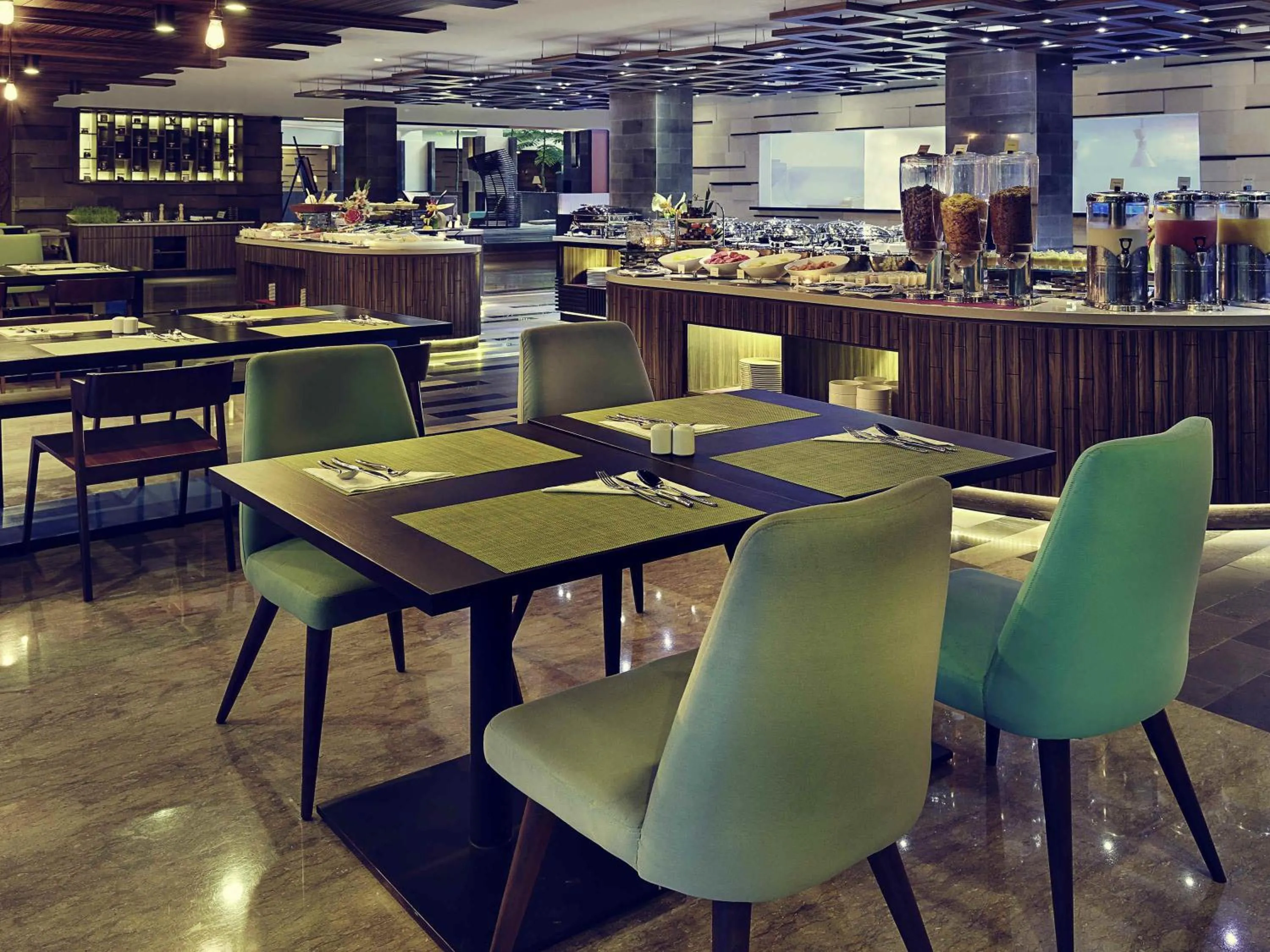 Restaurant/places to eat in Mercure Bali Legian