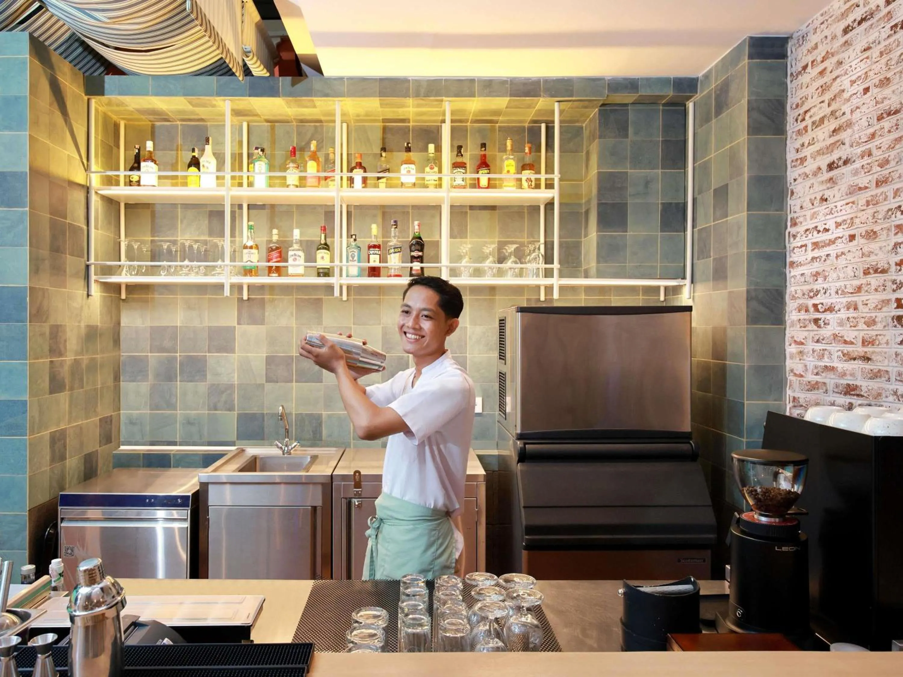 Lounge or bar in Mercure Bali Legian