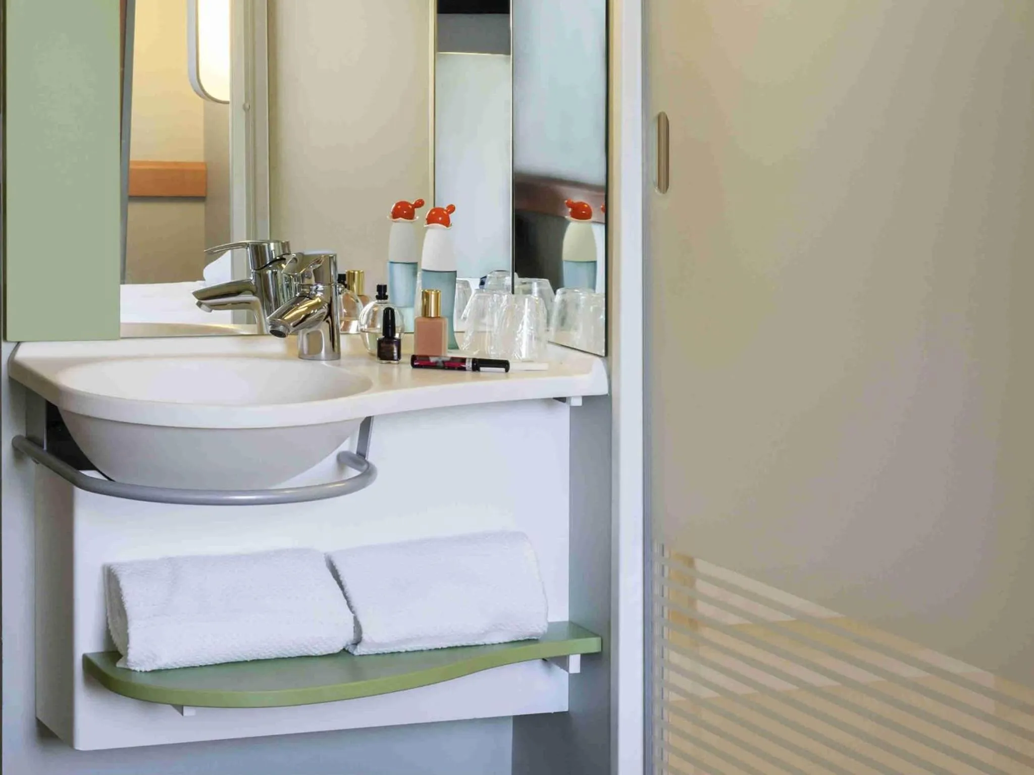 Bedroom in Ibis Budget Valencia Alcasser