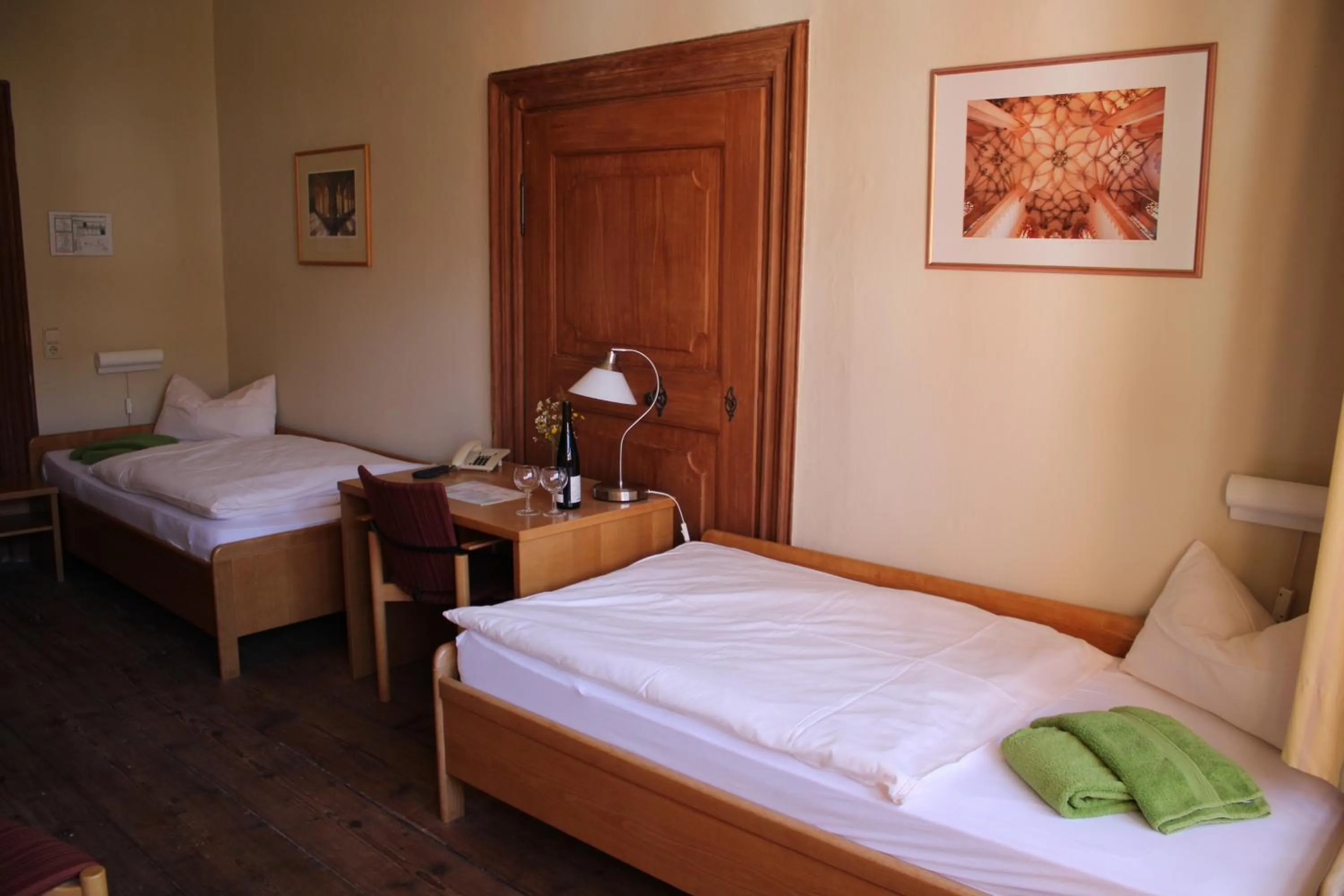 Bed in Gästehäuser St. Marienthal