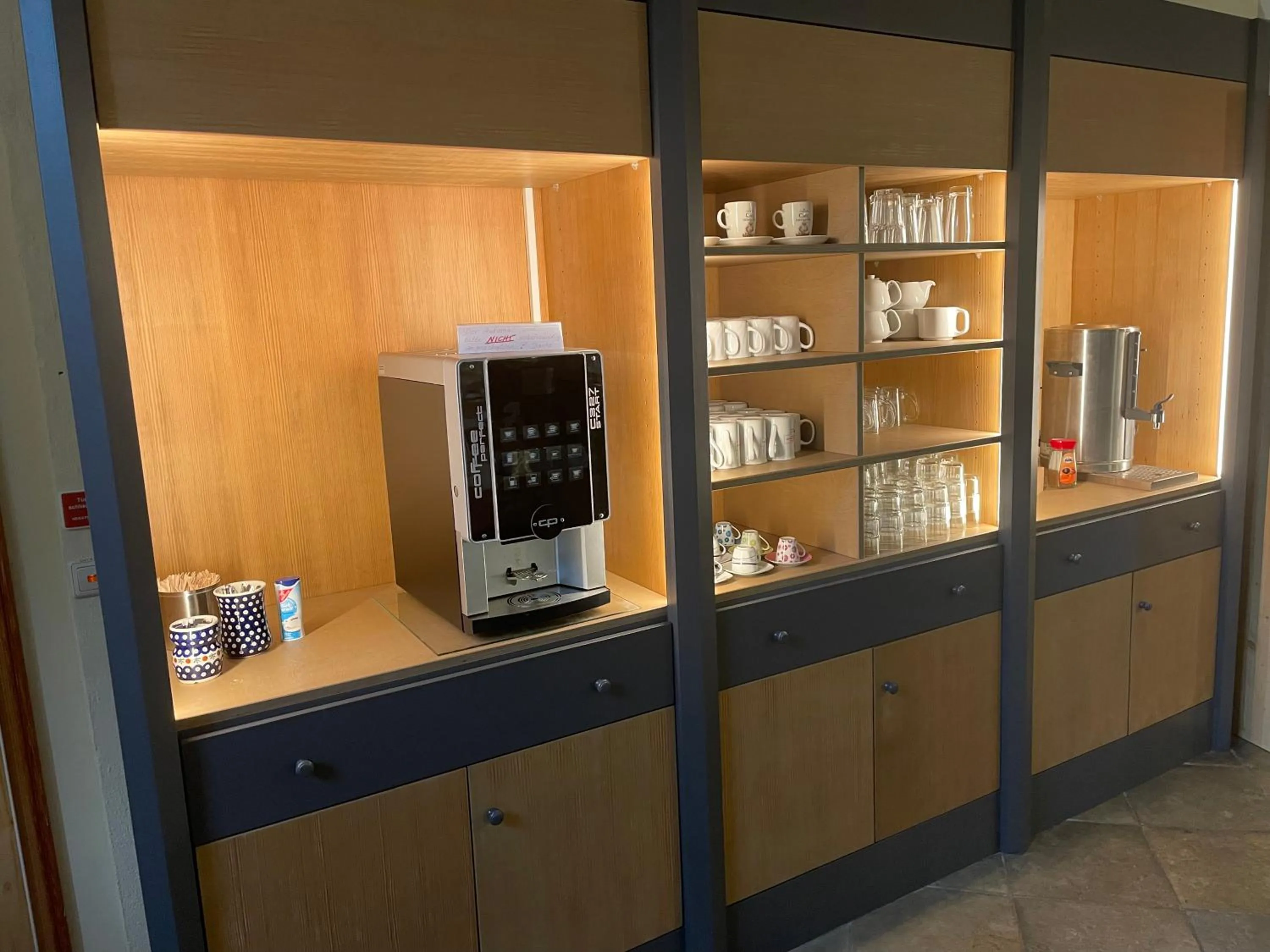 Coffee/tea facilities in Gästehäuser St. Marienthal