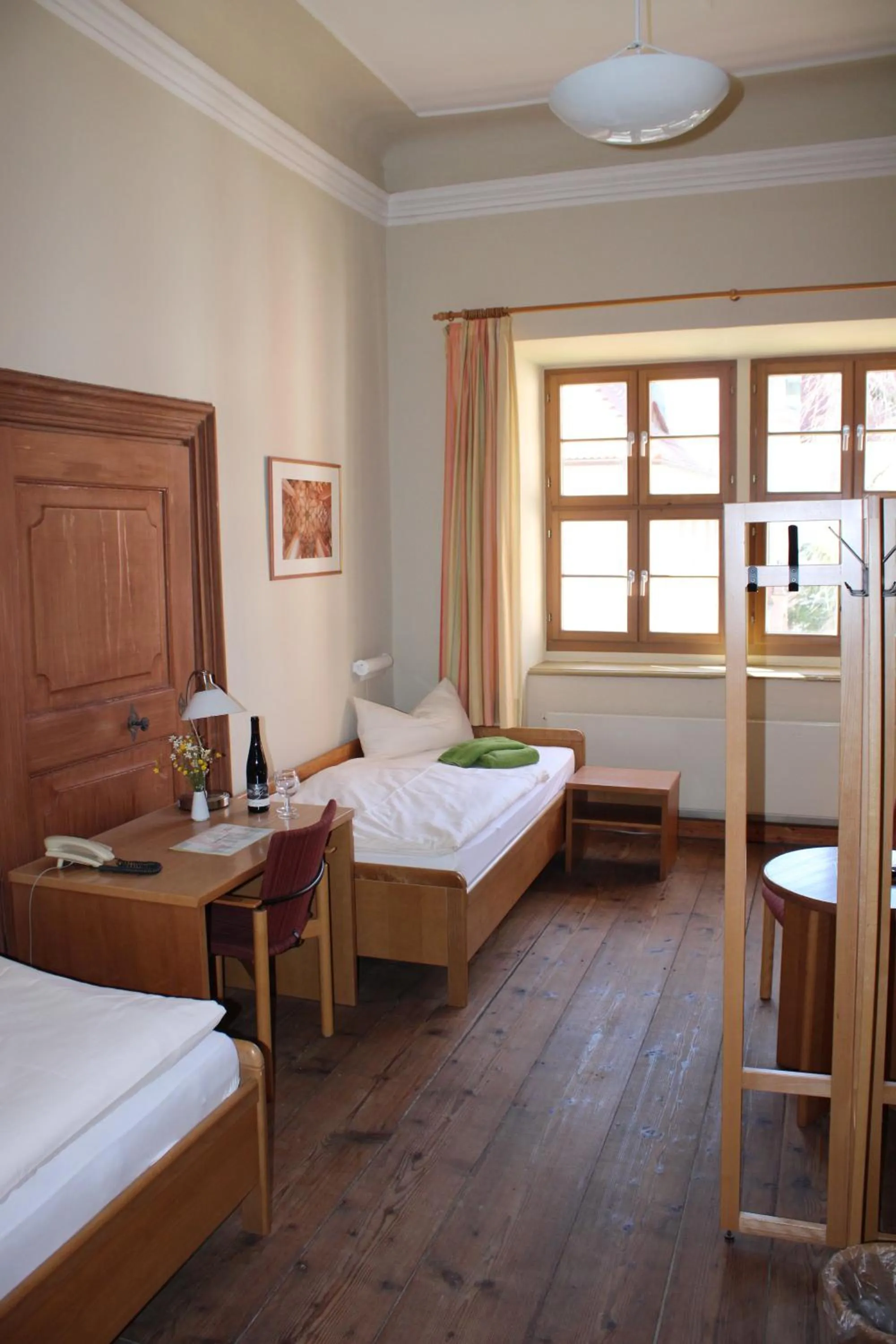 Bed in Gästehäuser St. Marienthal