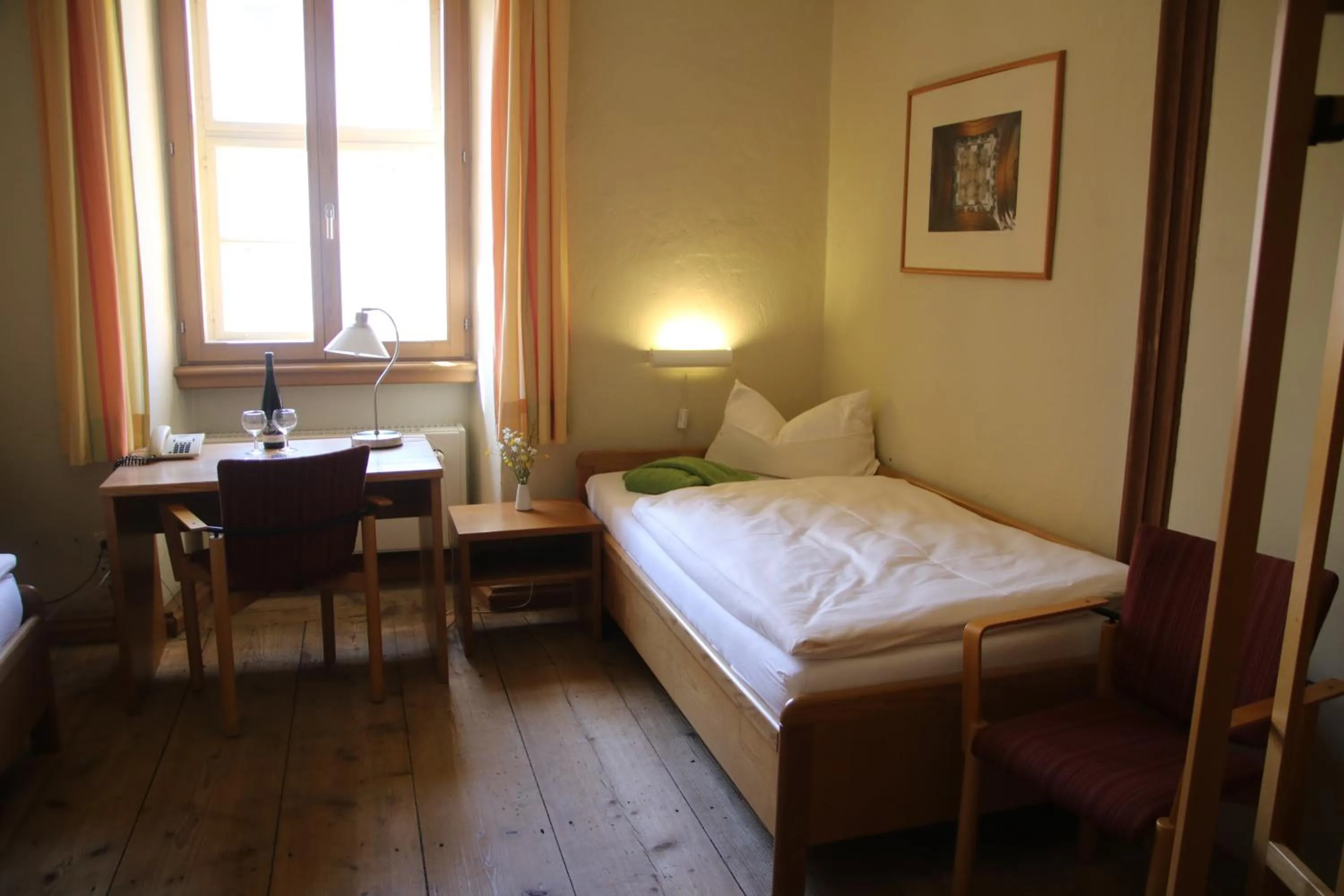 Bed in Gästehäuser St. Marienthal