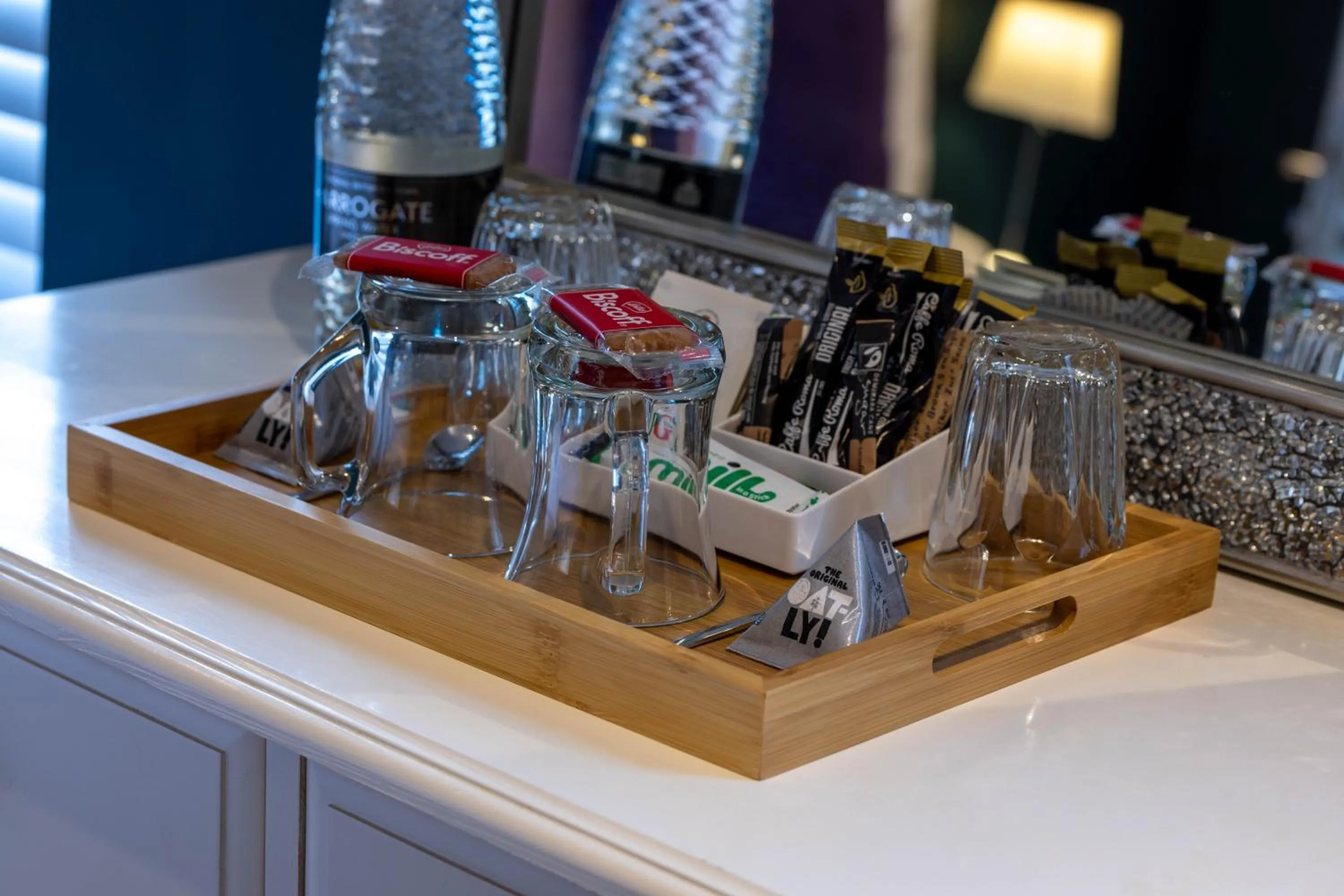 Coffee/tea facilities in Crescent Victoria Hotel