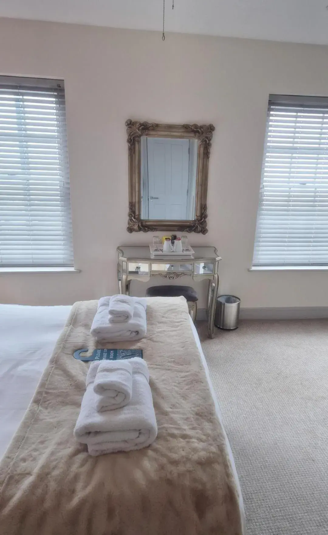 King Suite with Sea View in Crescent Victoria Hotel King Suite with Sea View in Crescent Victoria Hotel