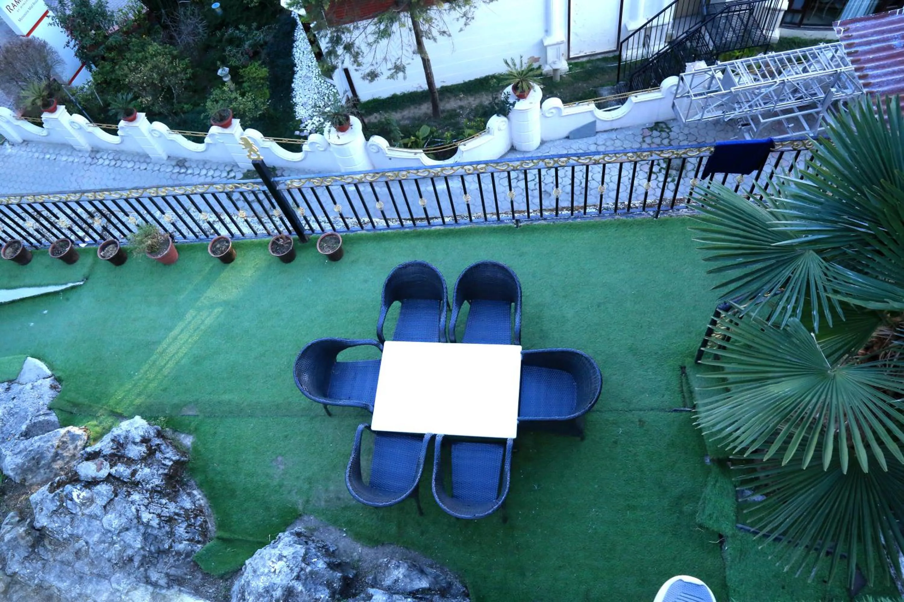 Restaurant/places to eat in Comfort Inn Silver Arch Hotel, Mussoorie