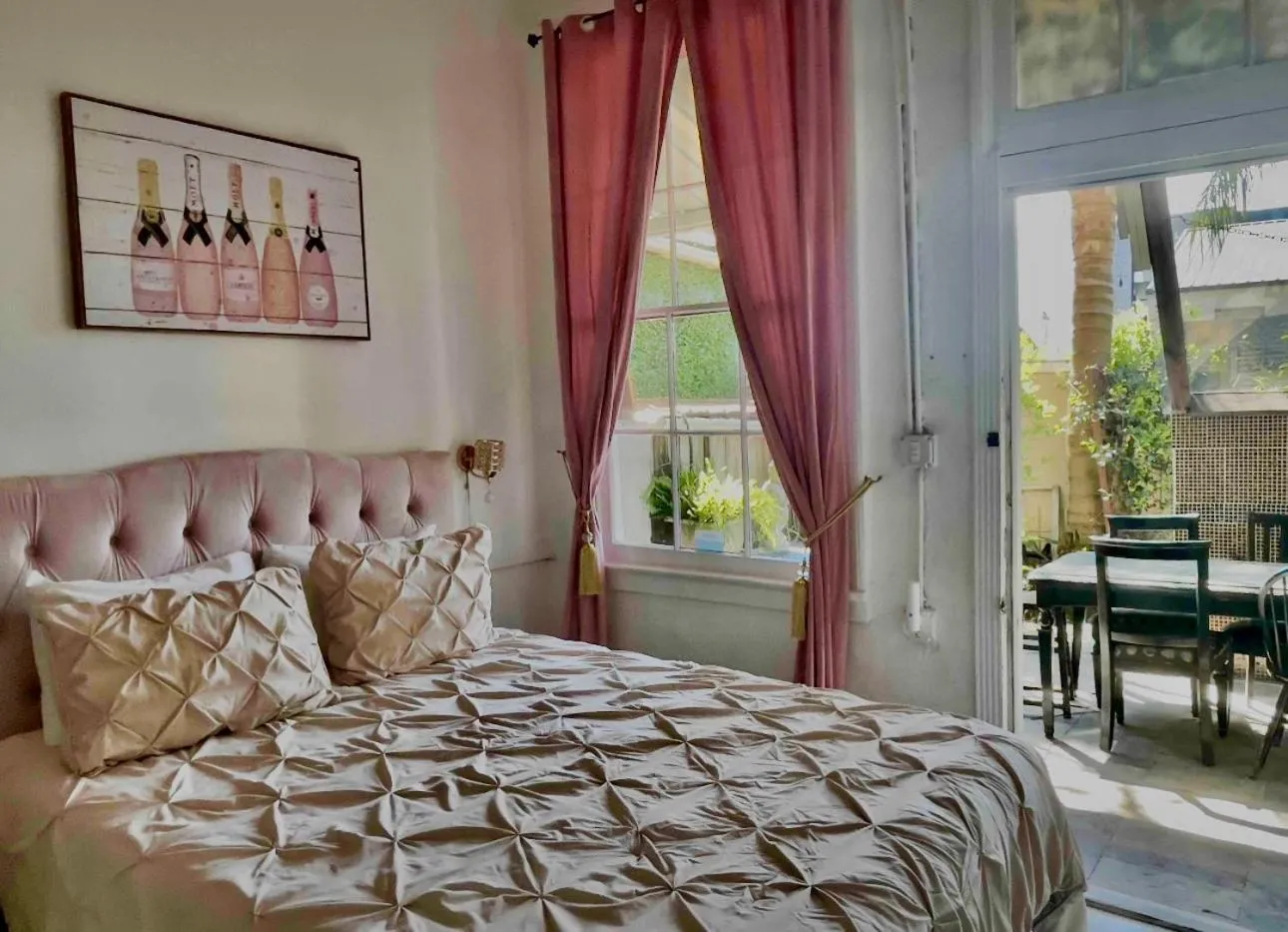 Bed in Fleur De Lis Mansion