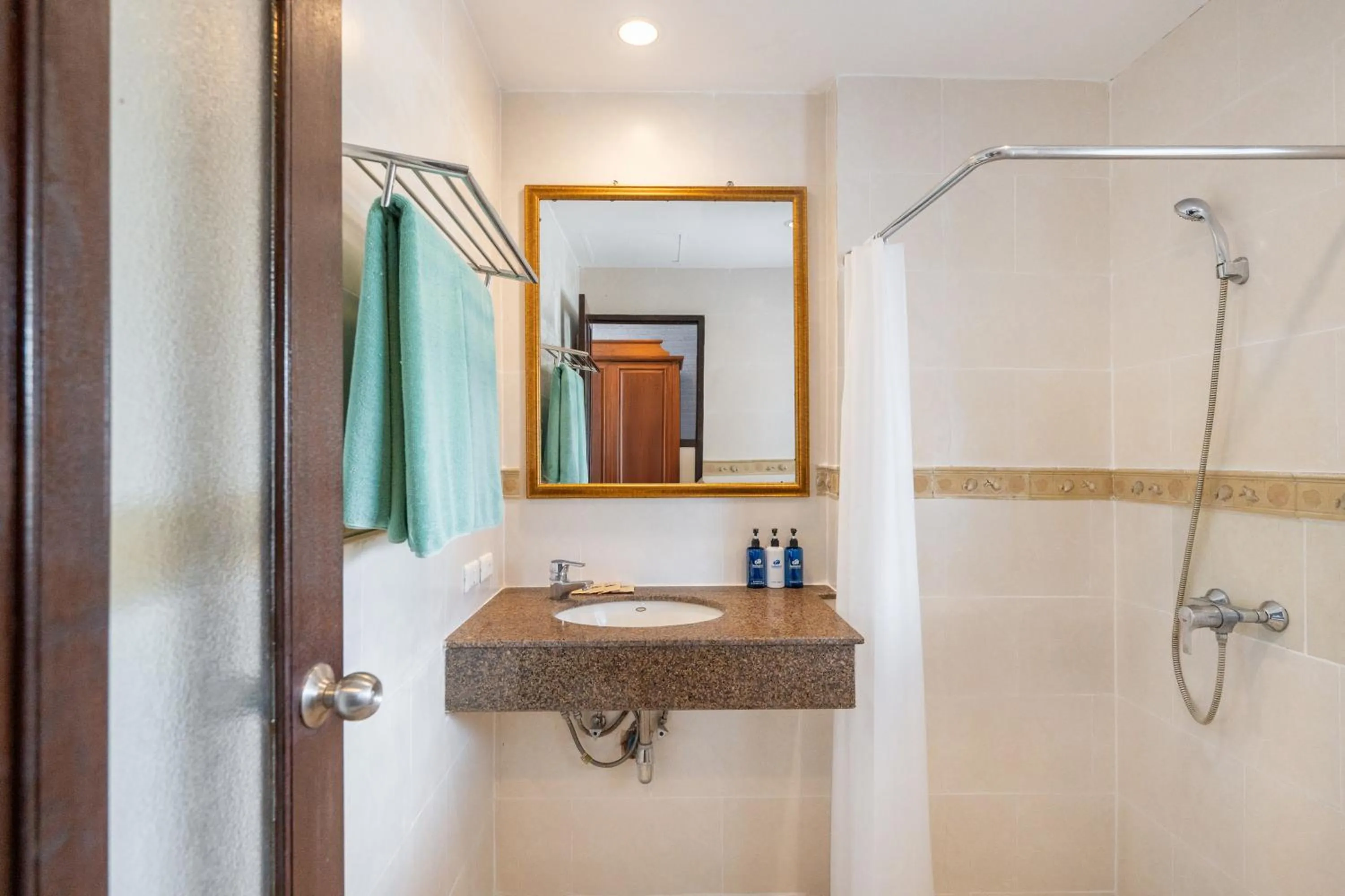 Bathroom in Kokotel Khao Lak Montana