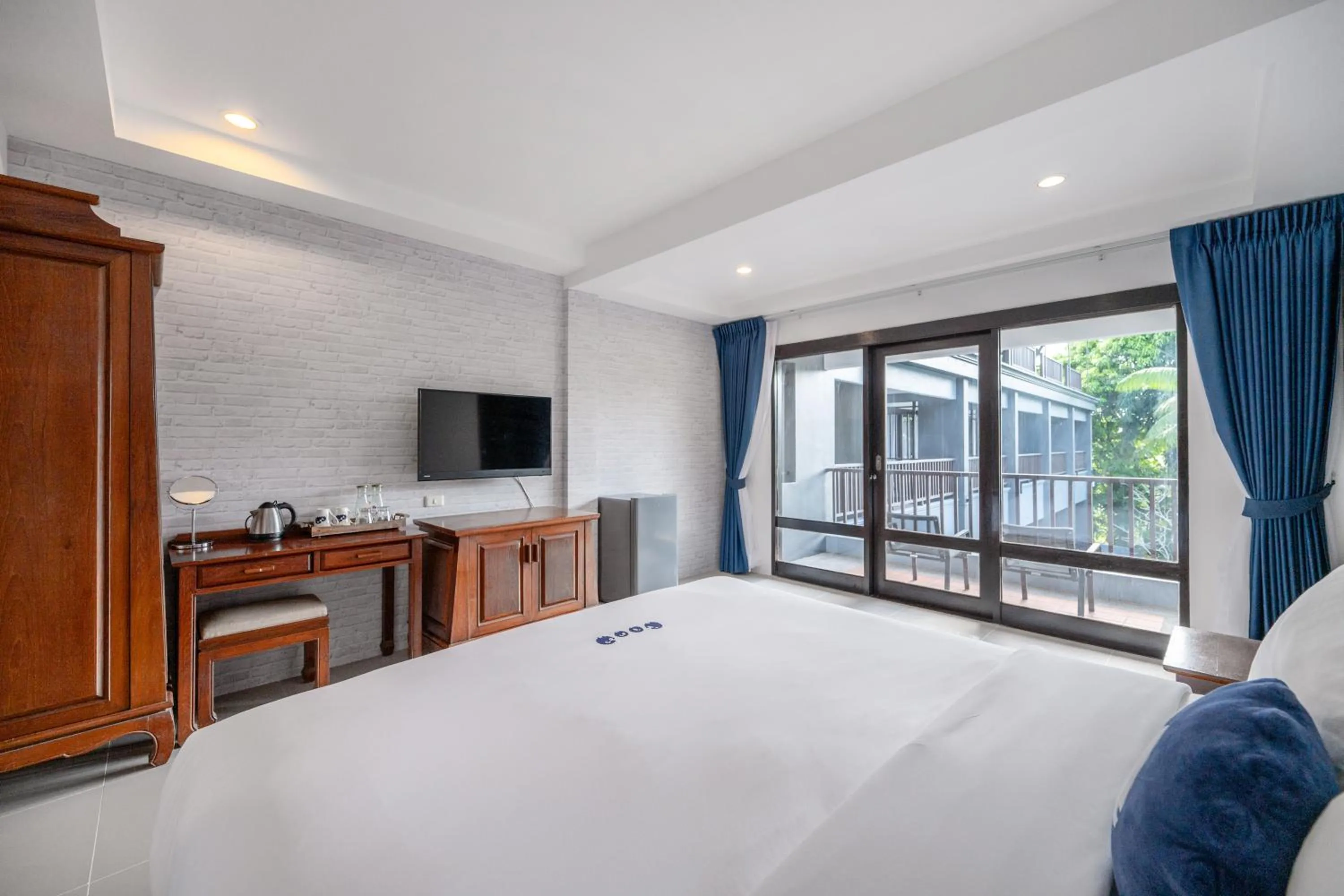TV and multimedia, Bed in Kokotel Khao Lak Montana