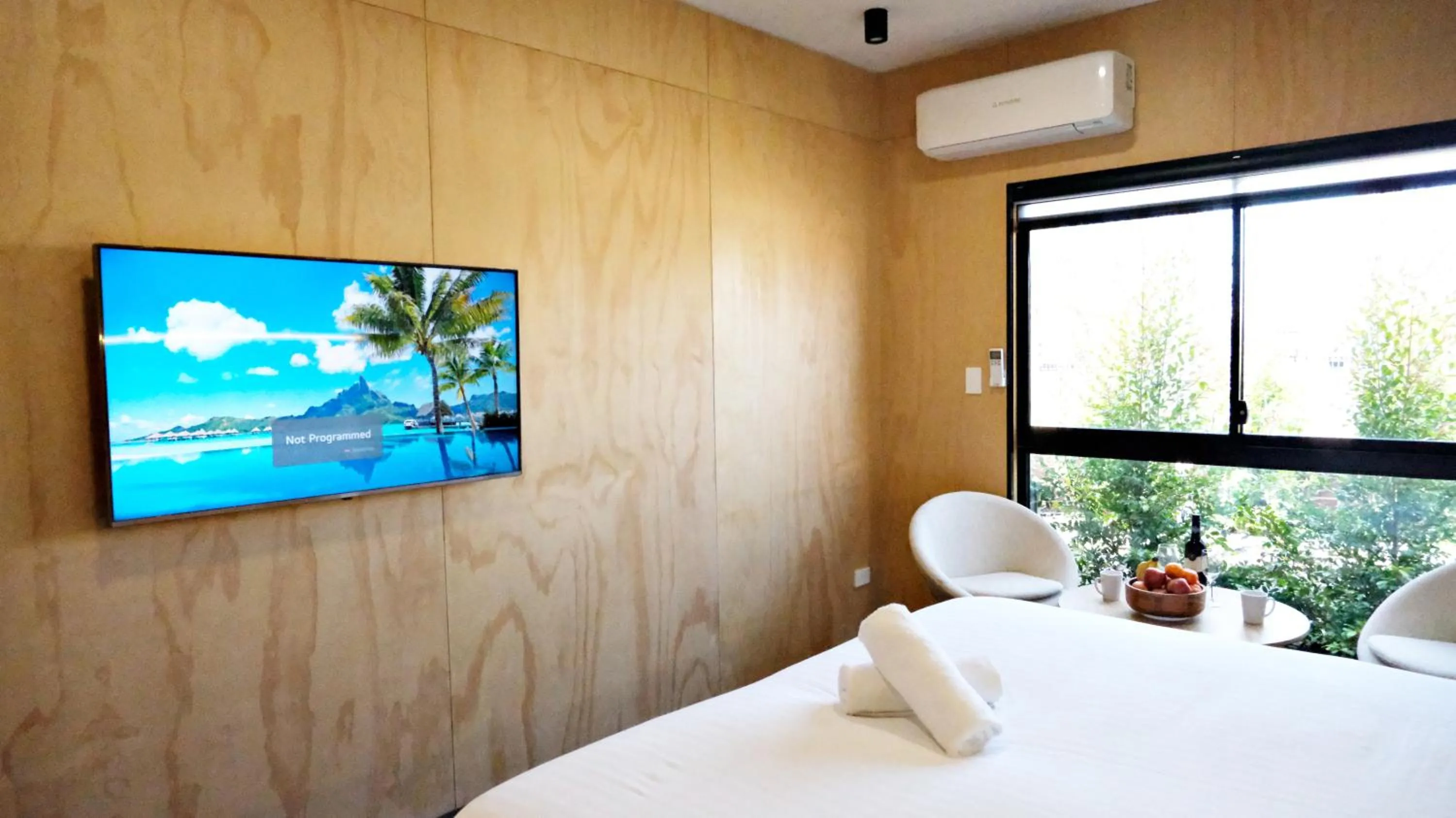 TV and multimedia, Bed in Gallery Hotel Manjimup