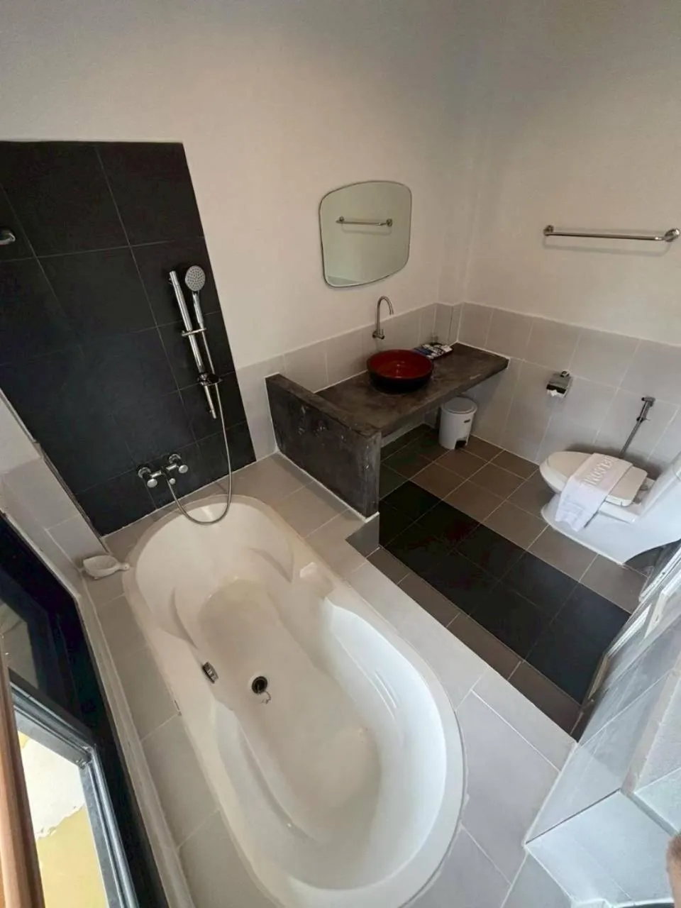 Bathroom in Kenikar Raintree Residence Hotel