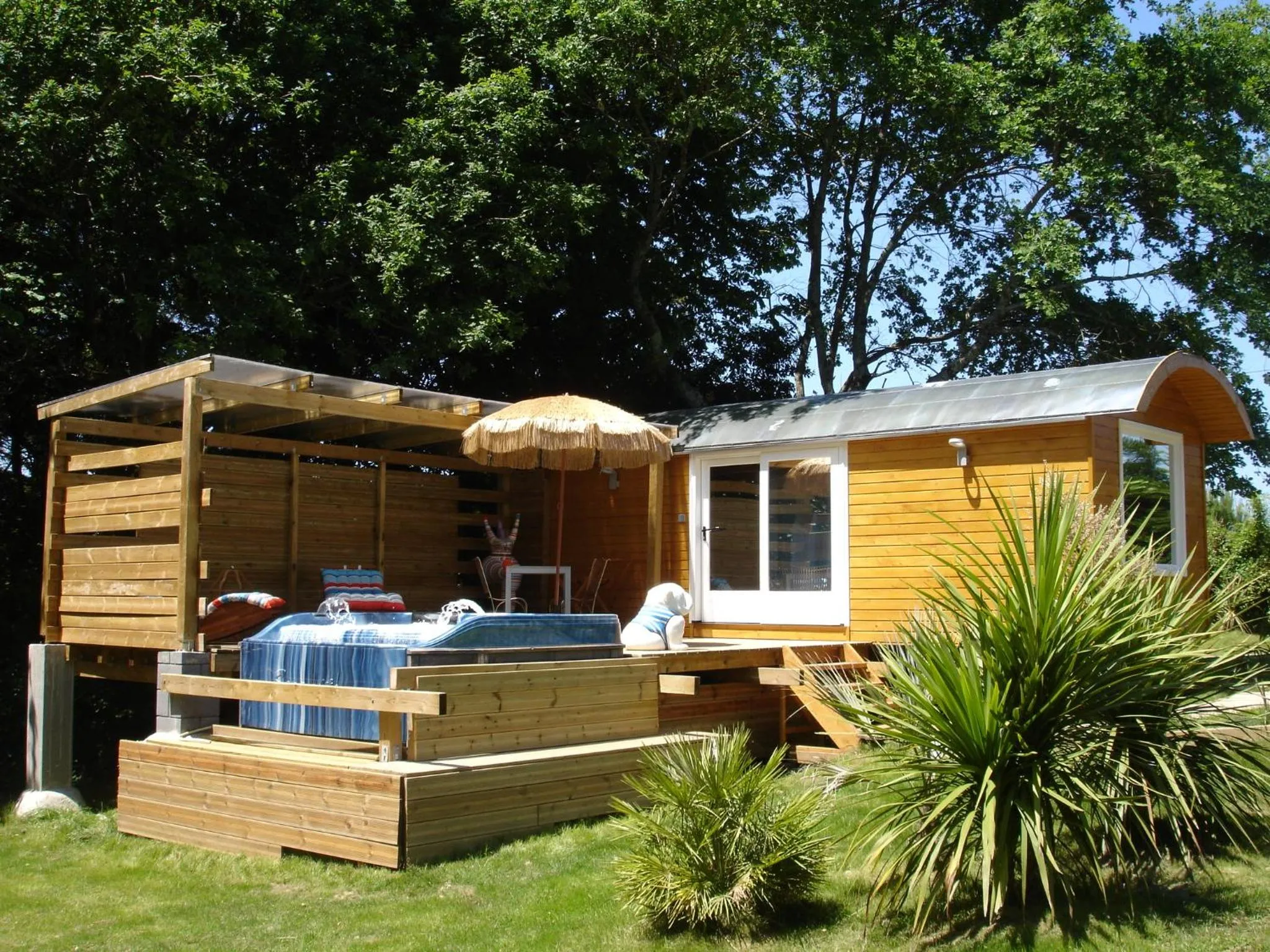 Decorative detail in MAROSENIA TTIKI - Cabanes et Spa