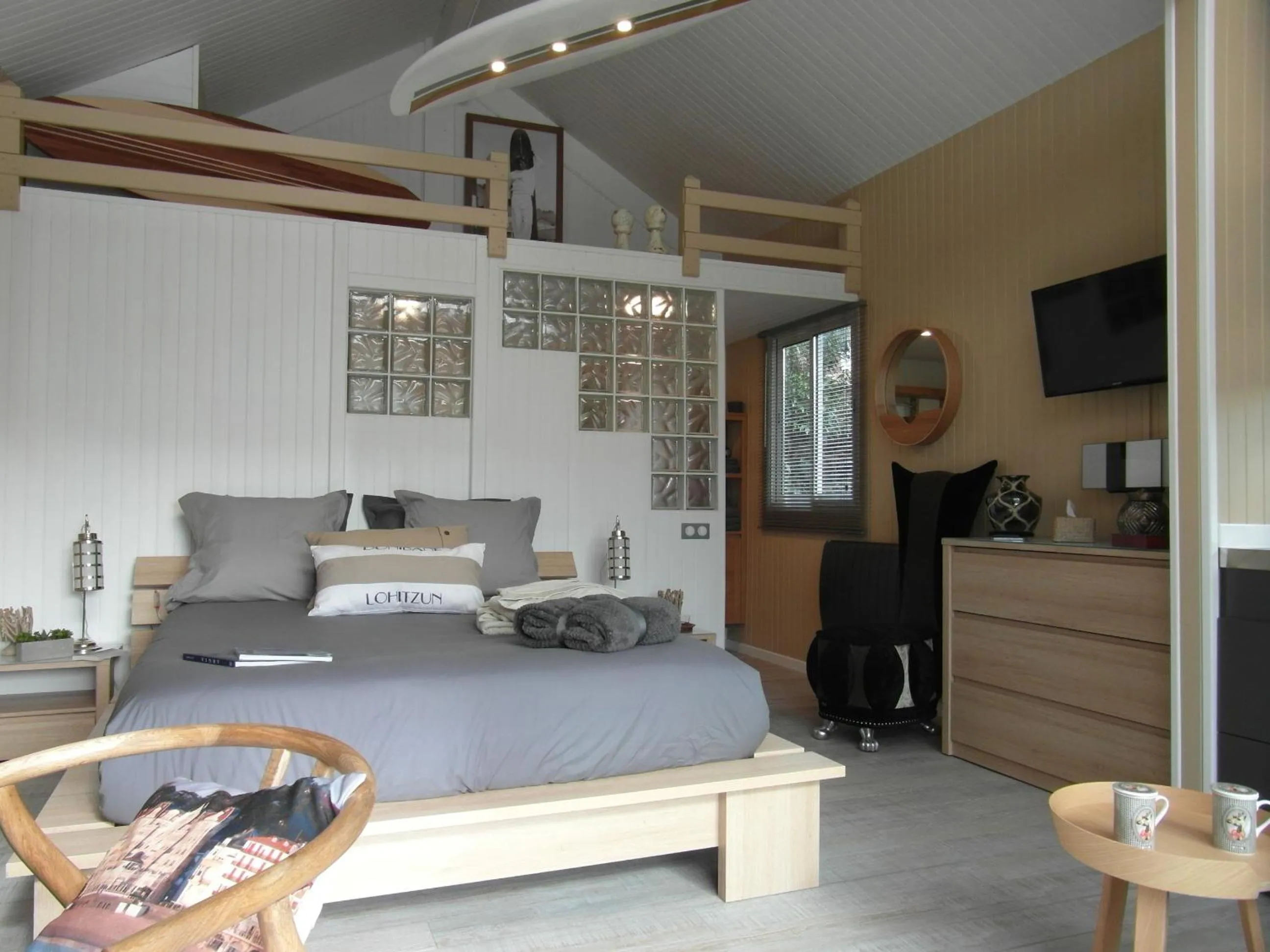 Bedroom, Bed in MAROSENIA TTIKI - Cabanes et Spa