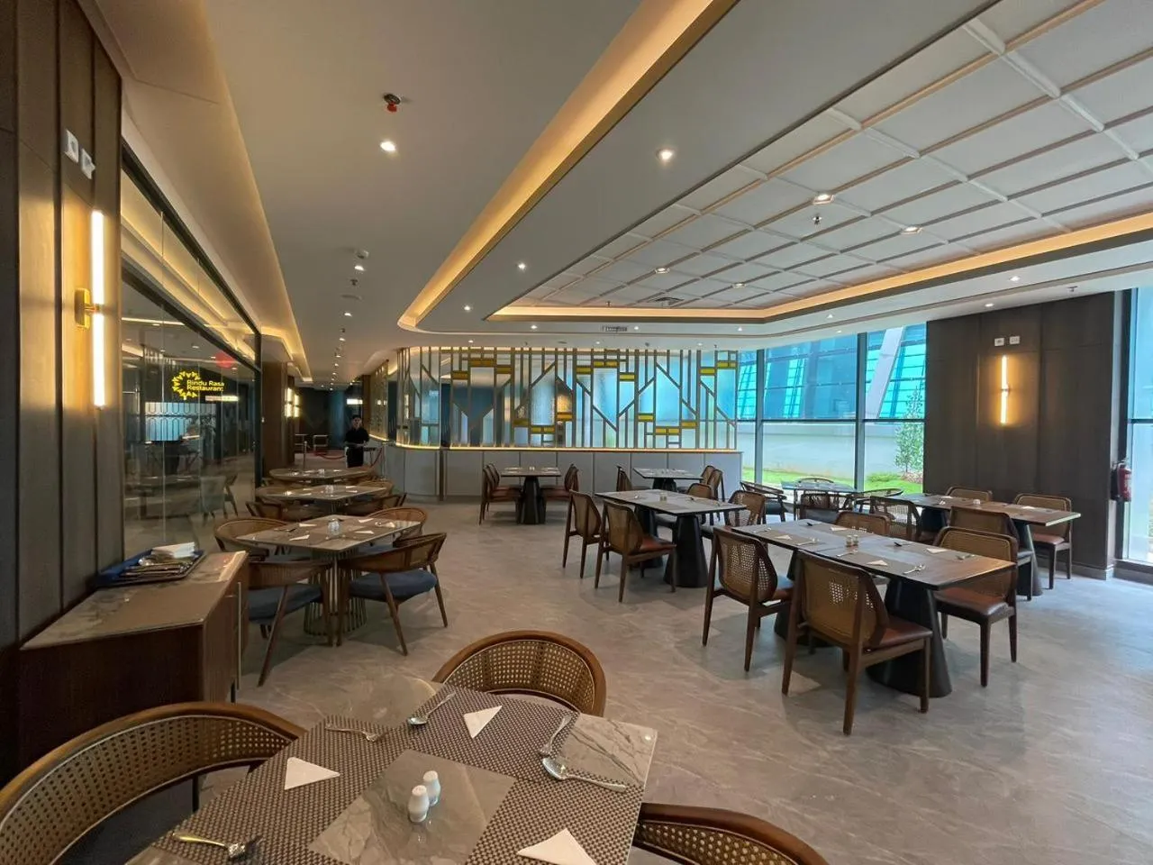 Restaurant/places to eat in Grand Anara Airport Hotel