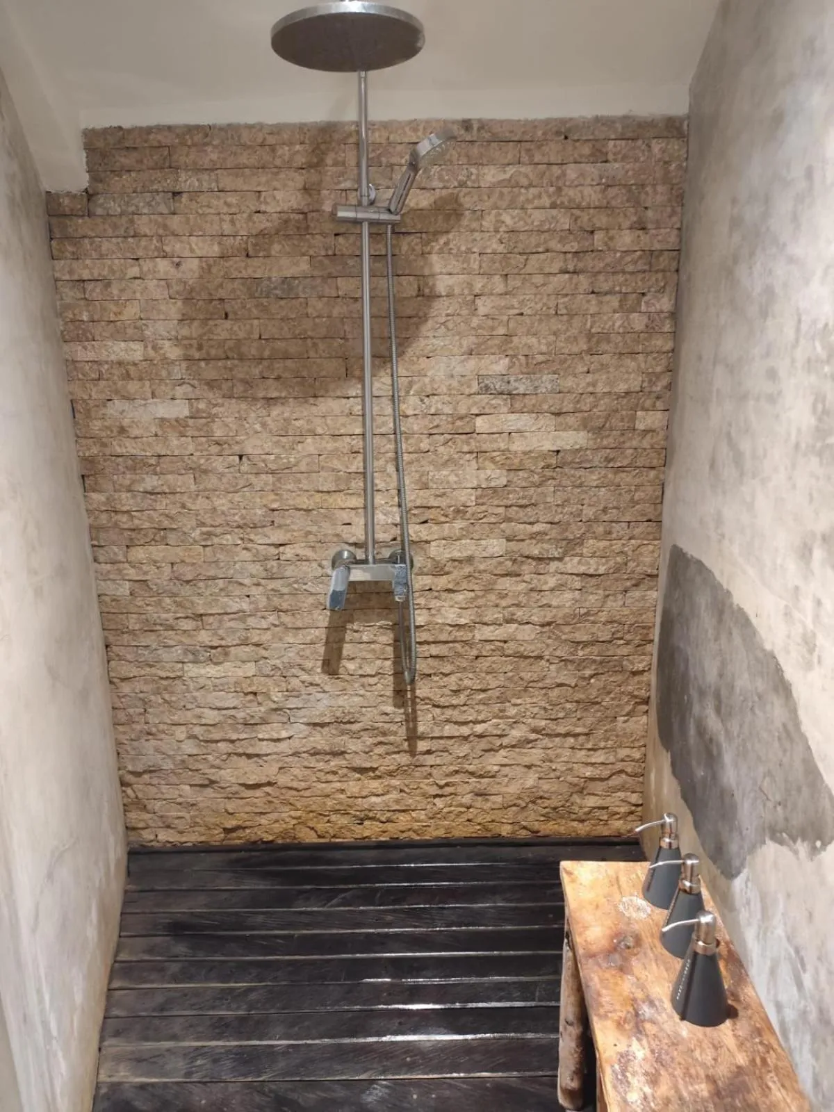 Shower in Villa Kalliste