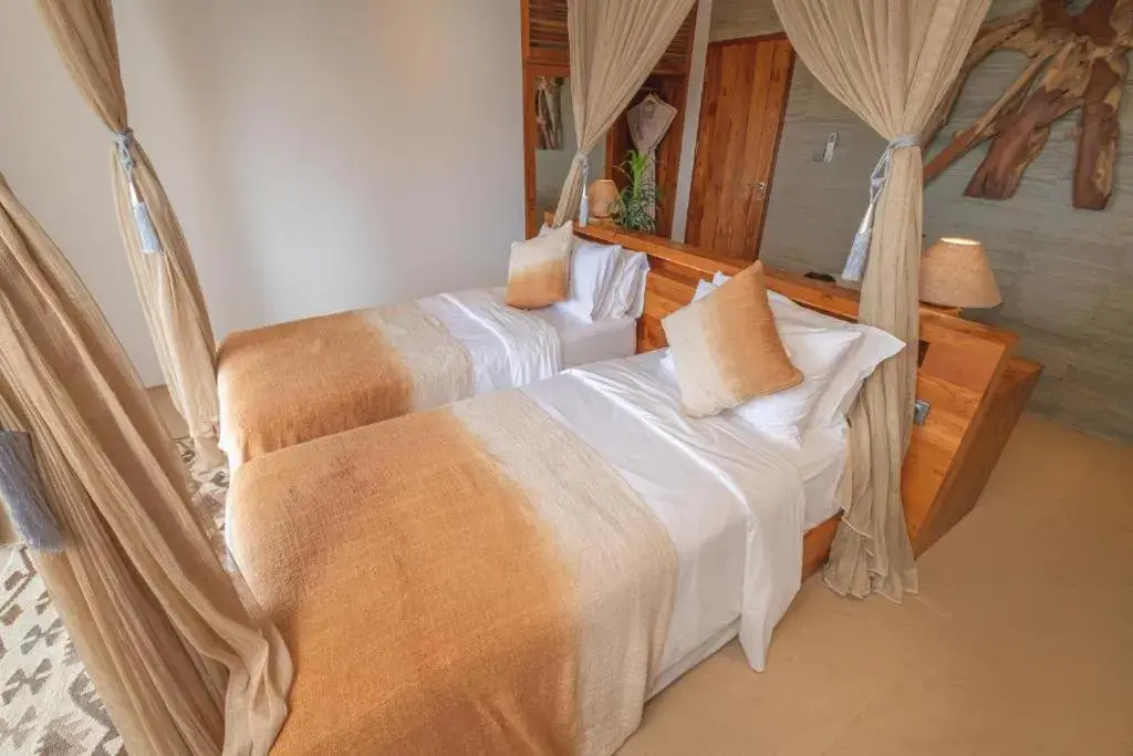 Twin Room with Private Bathroom - single occupancy in Villa Kalliste Twin Room with Private Bathroom - single occupancy in Villa Kalliste