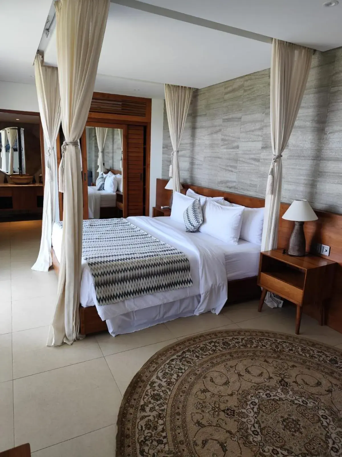 Double Room with Private Bathroom - single occupancy in Villa Kalliste Double Room with Private Bathroom - single occupancy in Villa Kalliste