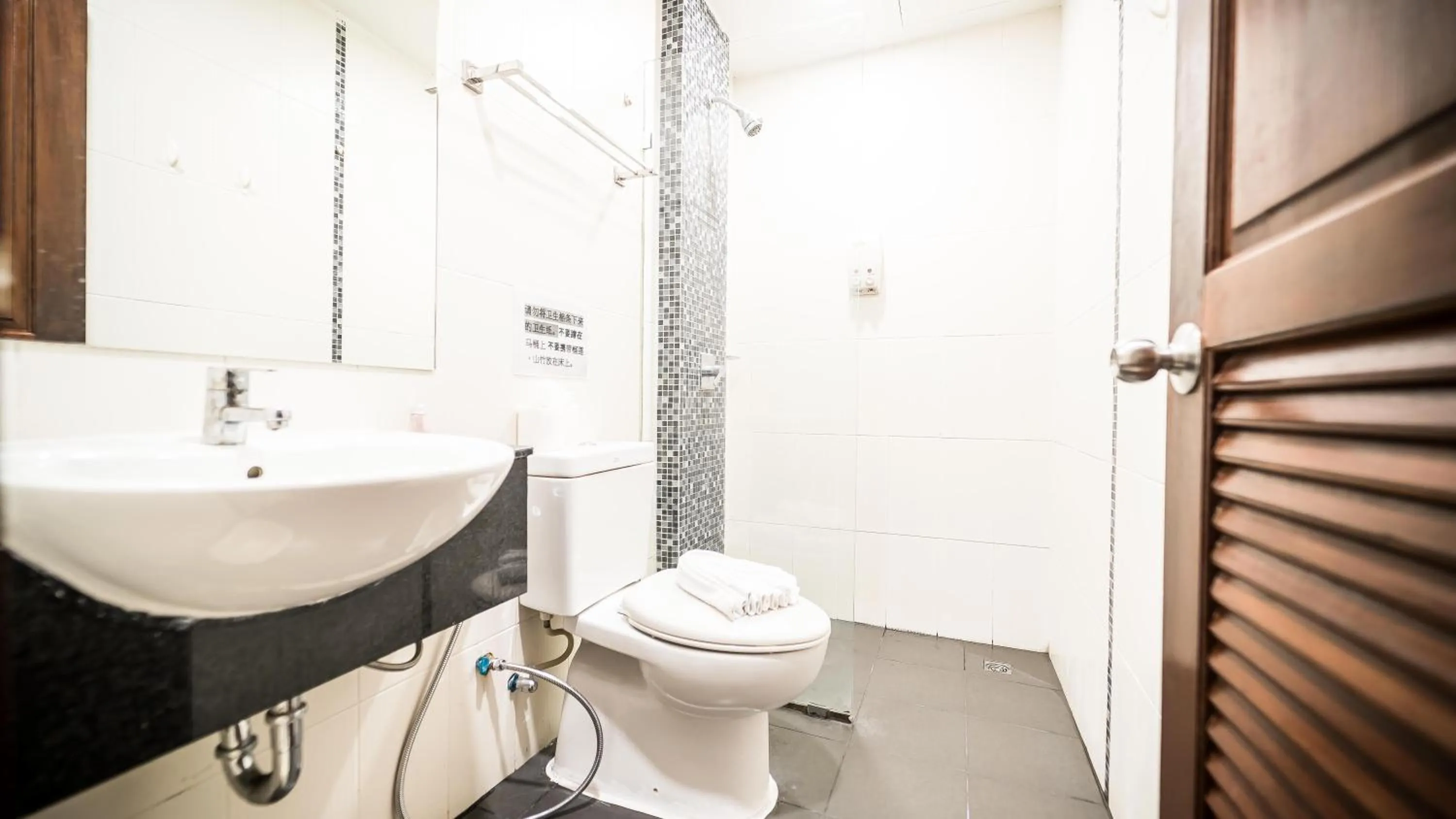 Patong Hemingways Hotel