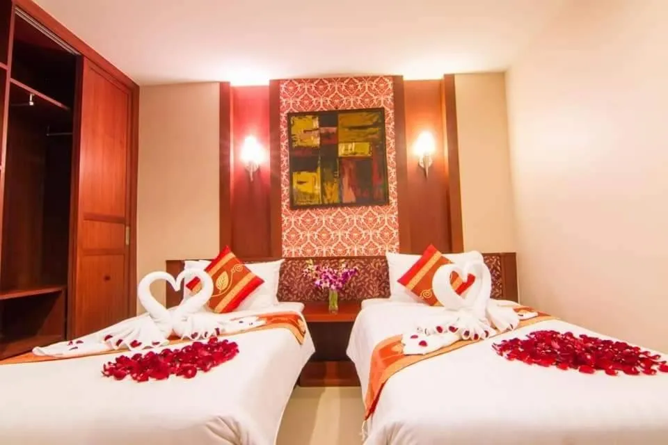 Bed in Patong Hemingways Hotel