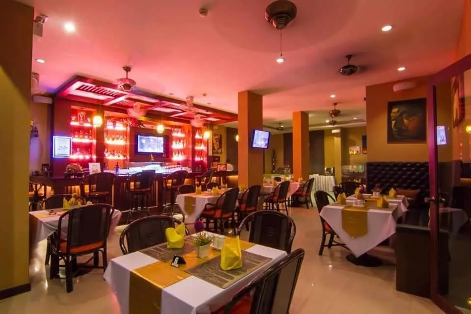 Restaurant/places to eat in Patong Hemingways Hotel