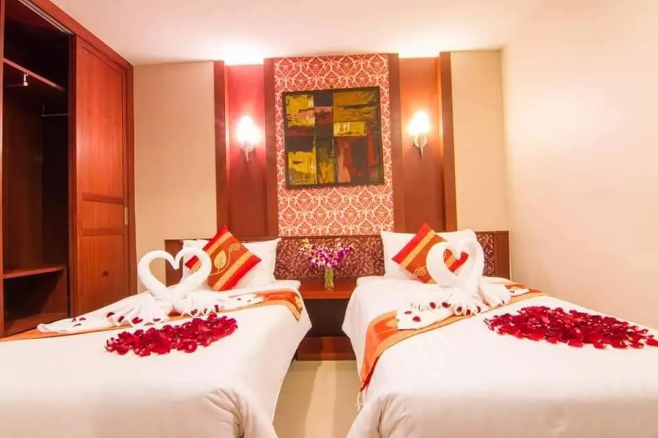 Bed in Patong Hemingways Hotel