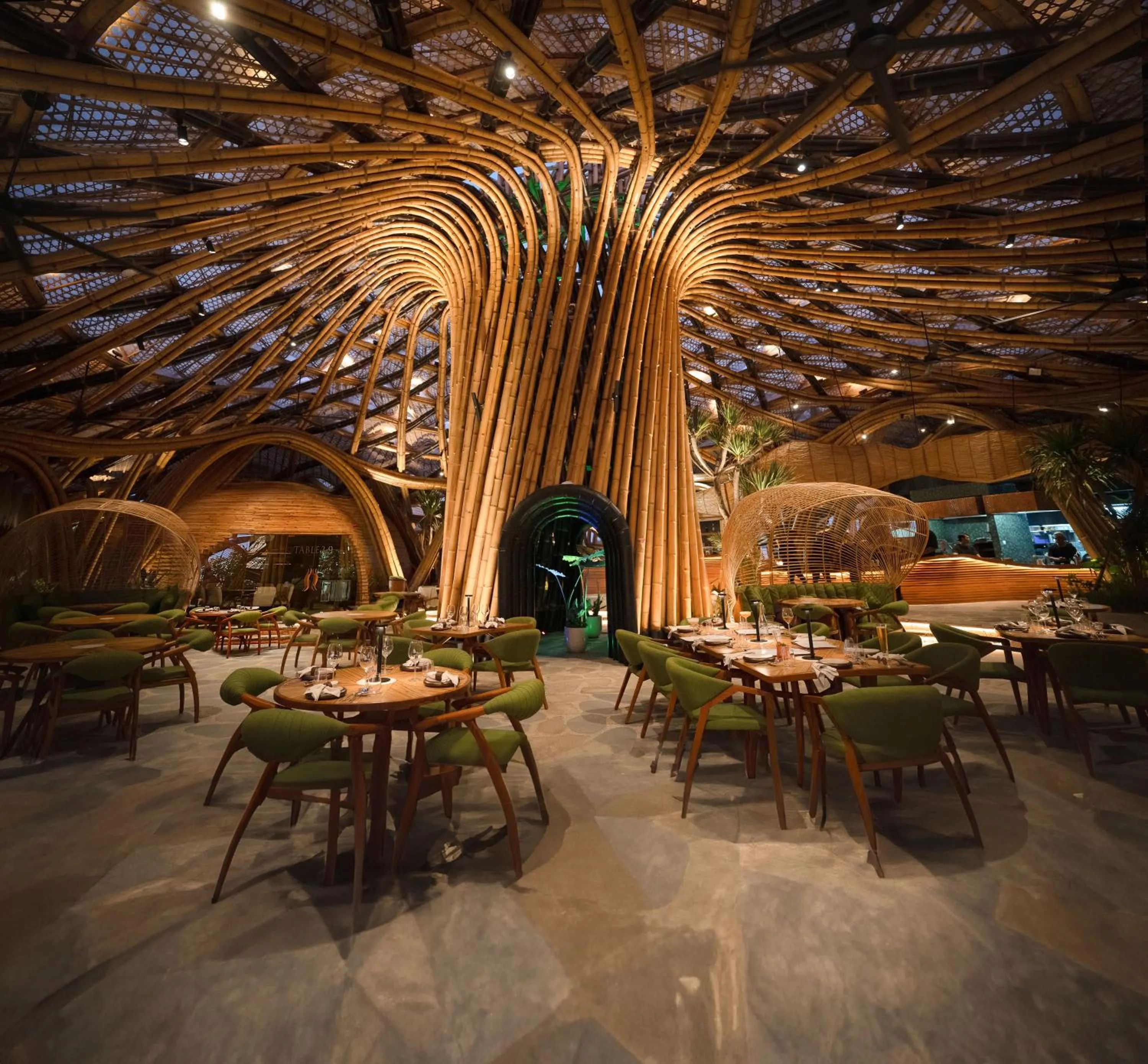 Restaurant/places to eat in Nuanu Suites & Accommodations