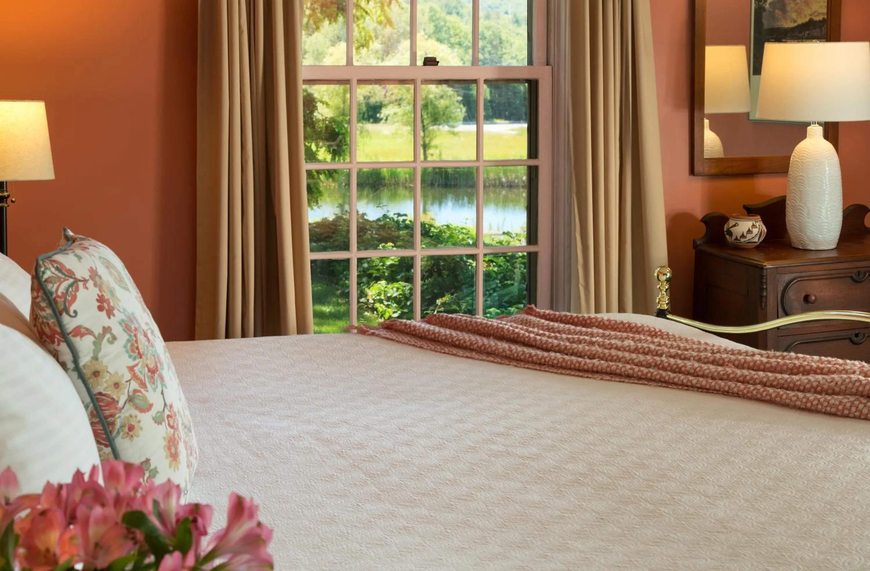 Bed in Chesterfield Inn