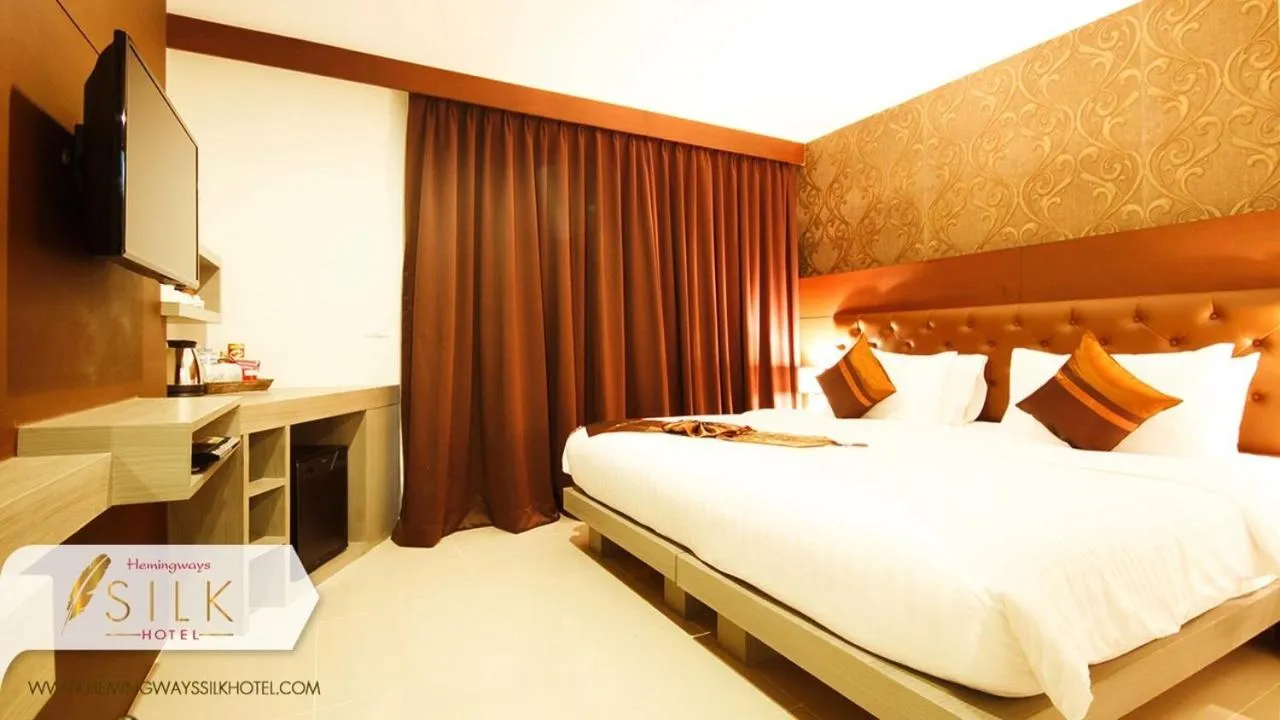 Bed in Hemingways Silk Hotel