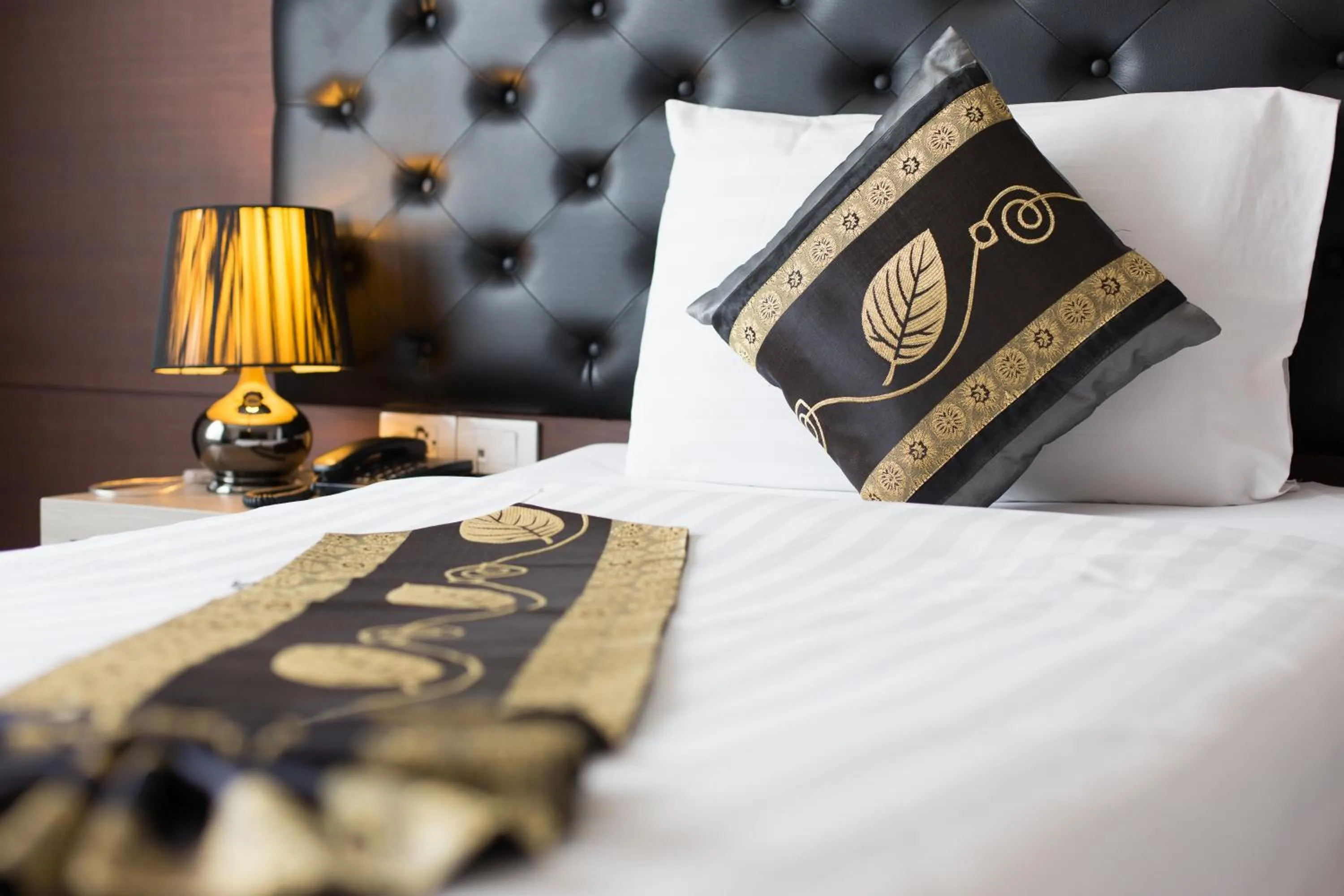 Bed in Hemingways Silk Hotel