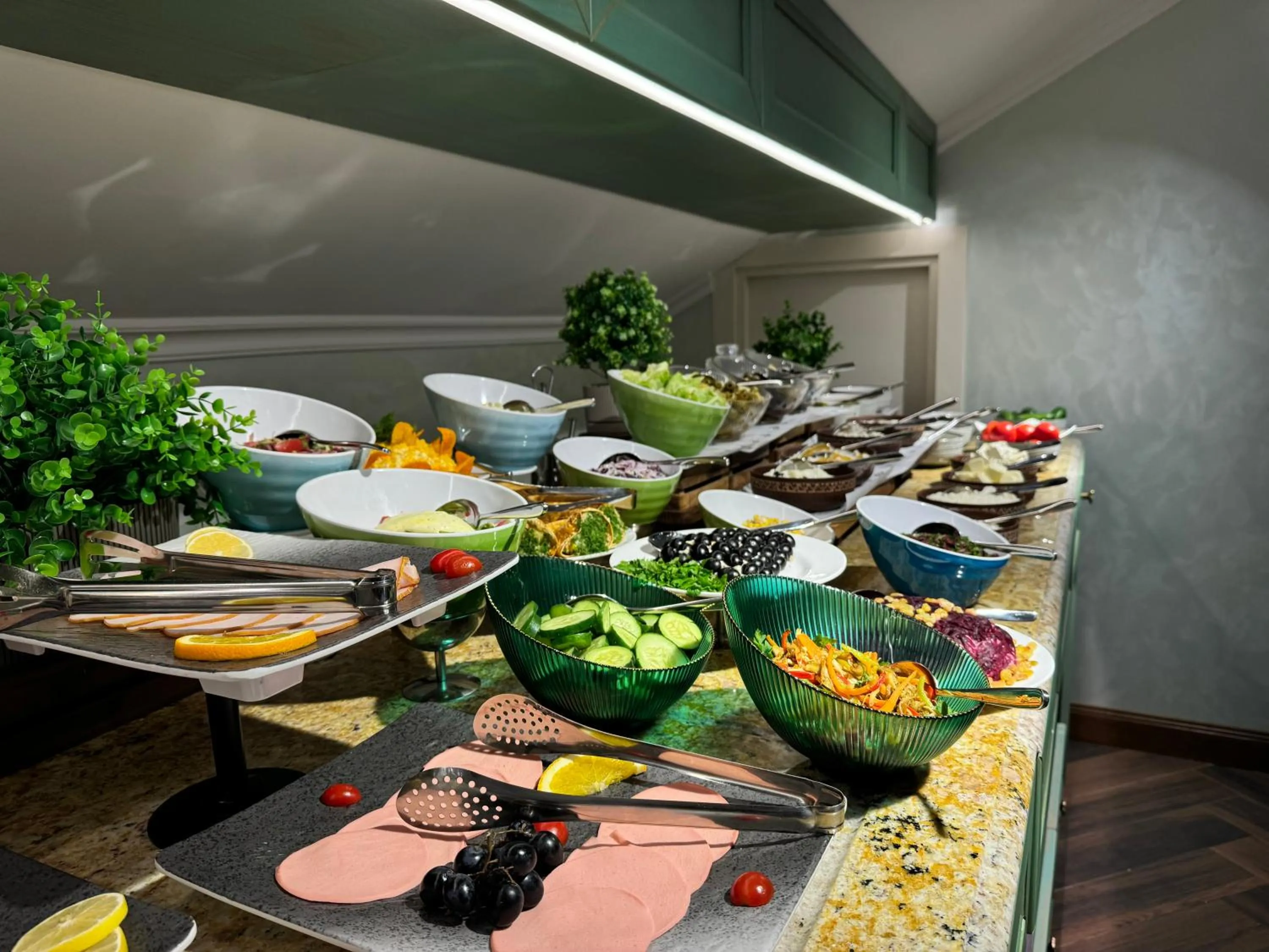 Buffet breakfast in Midway Hotel Baku