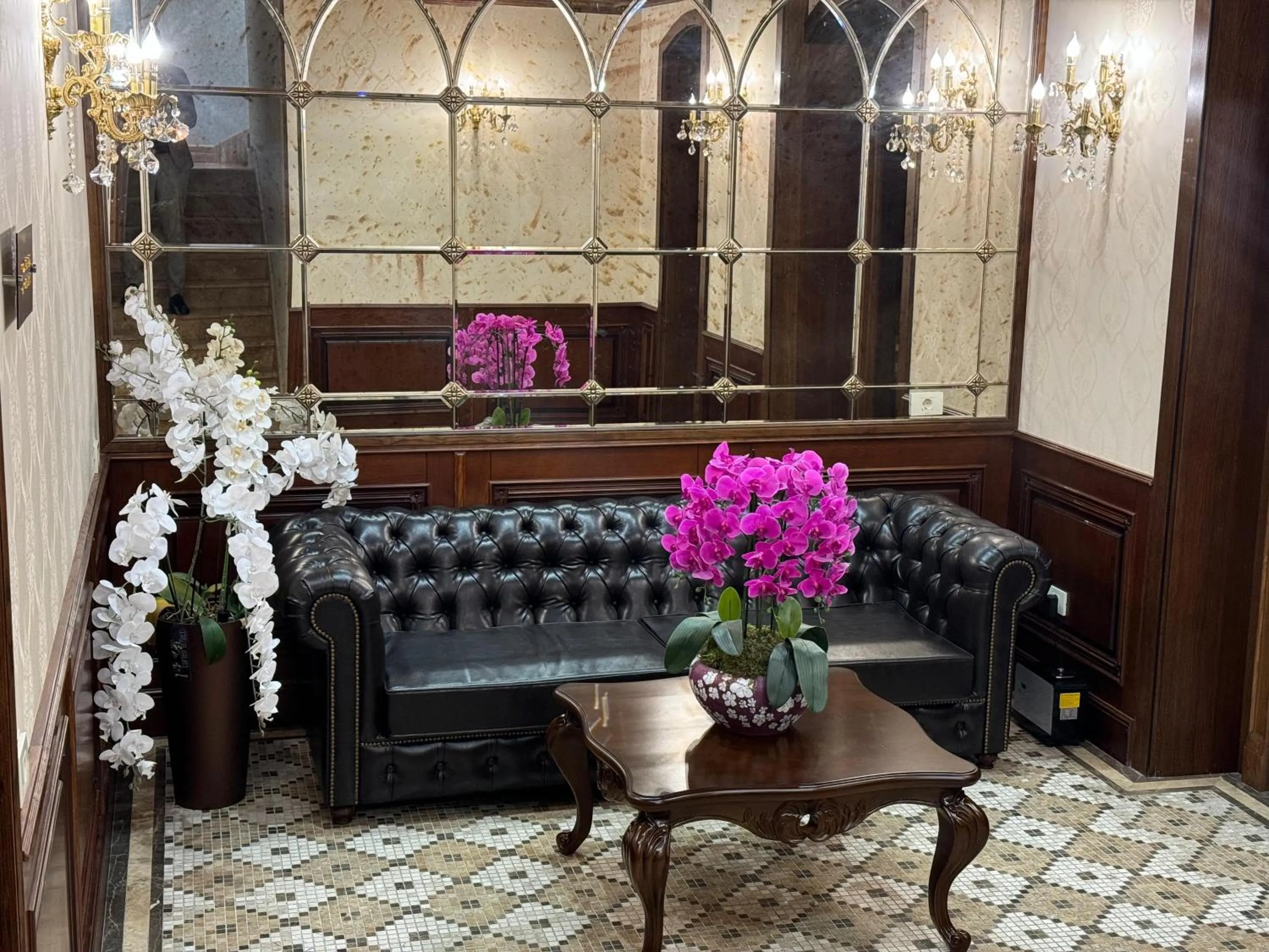 Lobby or reception in Midway Hotel Baku