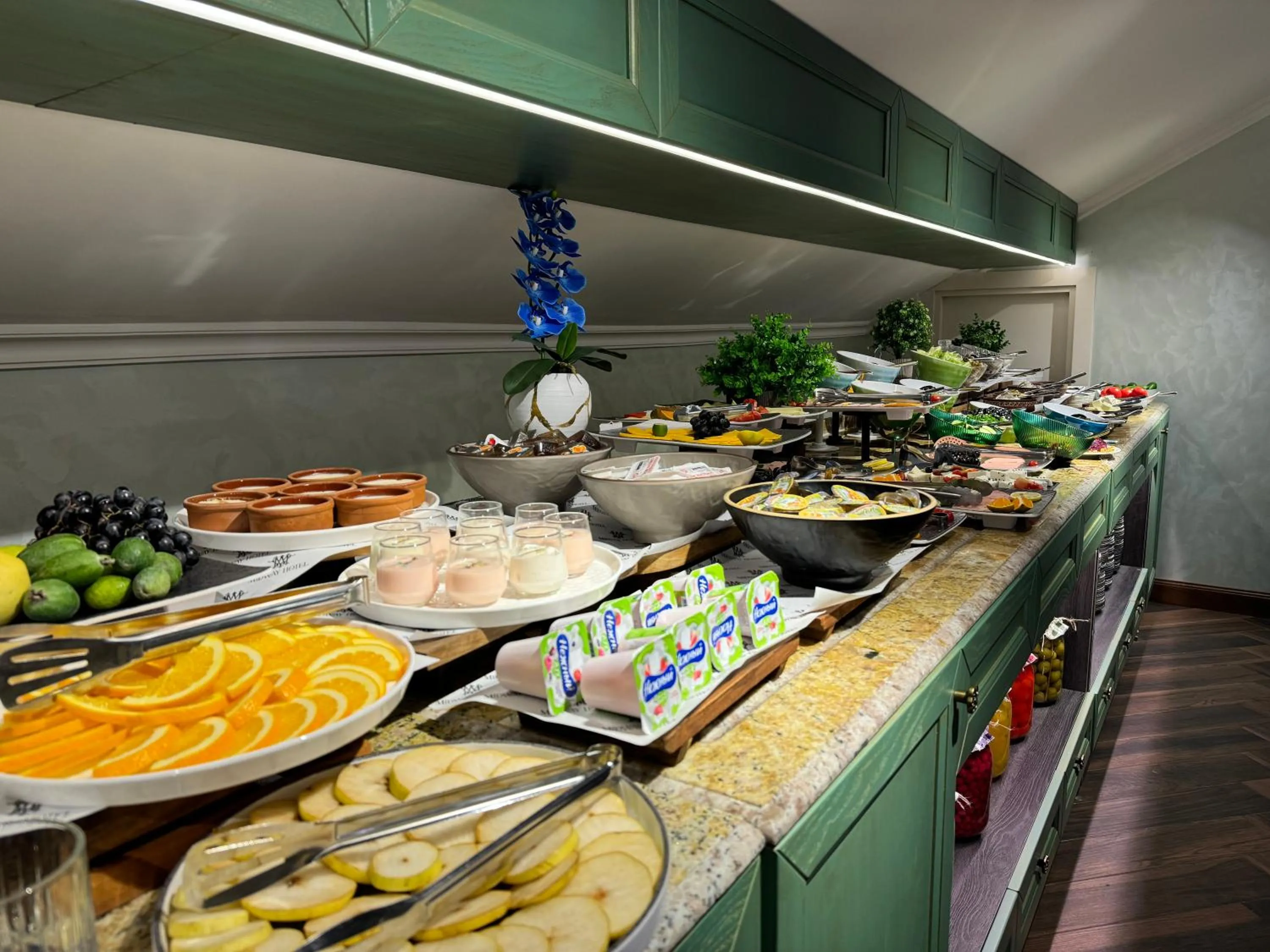 Food and drinks in Midway Hotel Baku