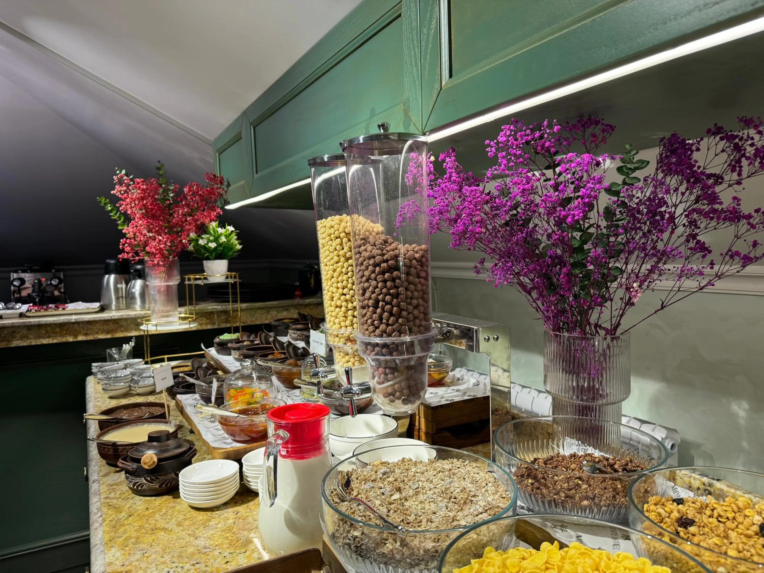 Buffet breakfast in Midway Hotel Baku