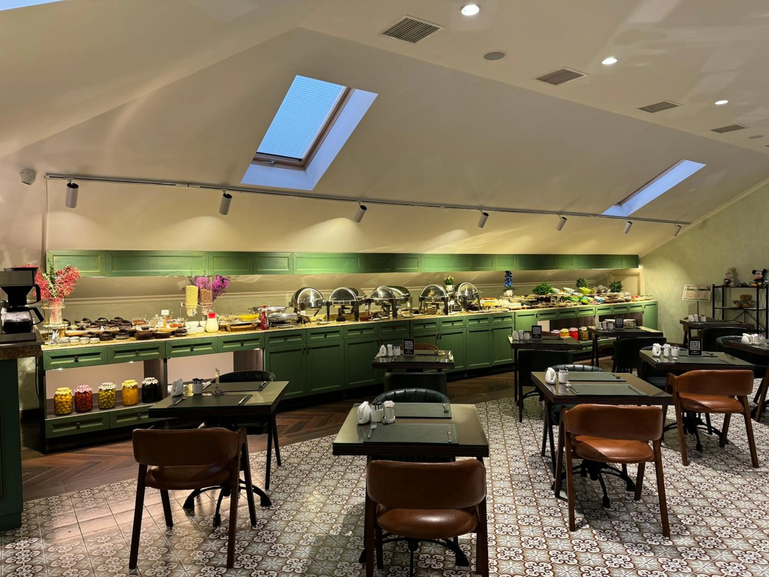 Buffet breakfast in Midway Hotel Baku