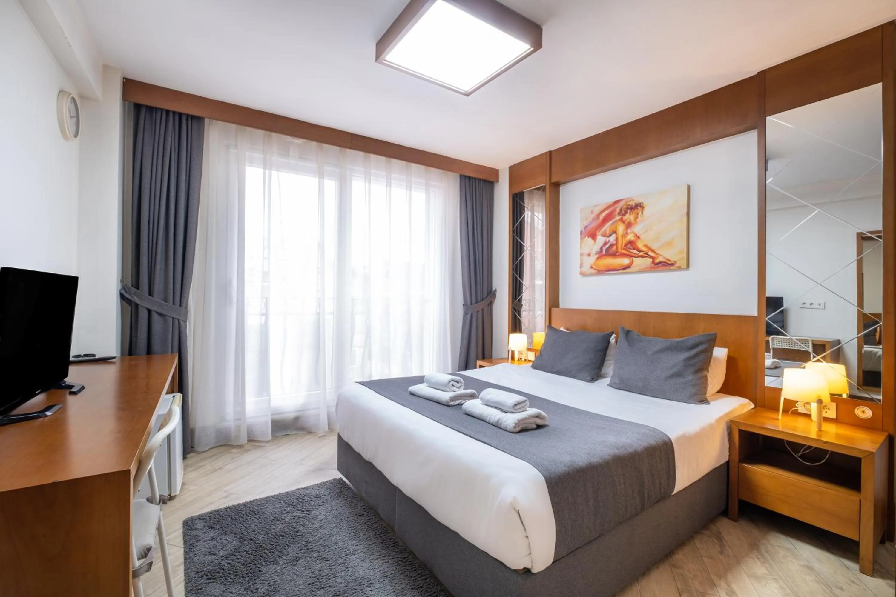 Photo of the whole room, Bed in Dreams İstanbul Hotel