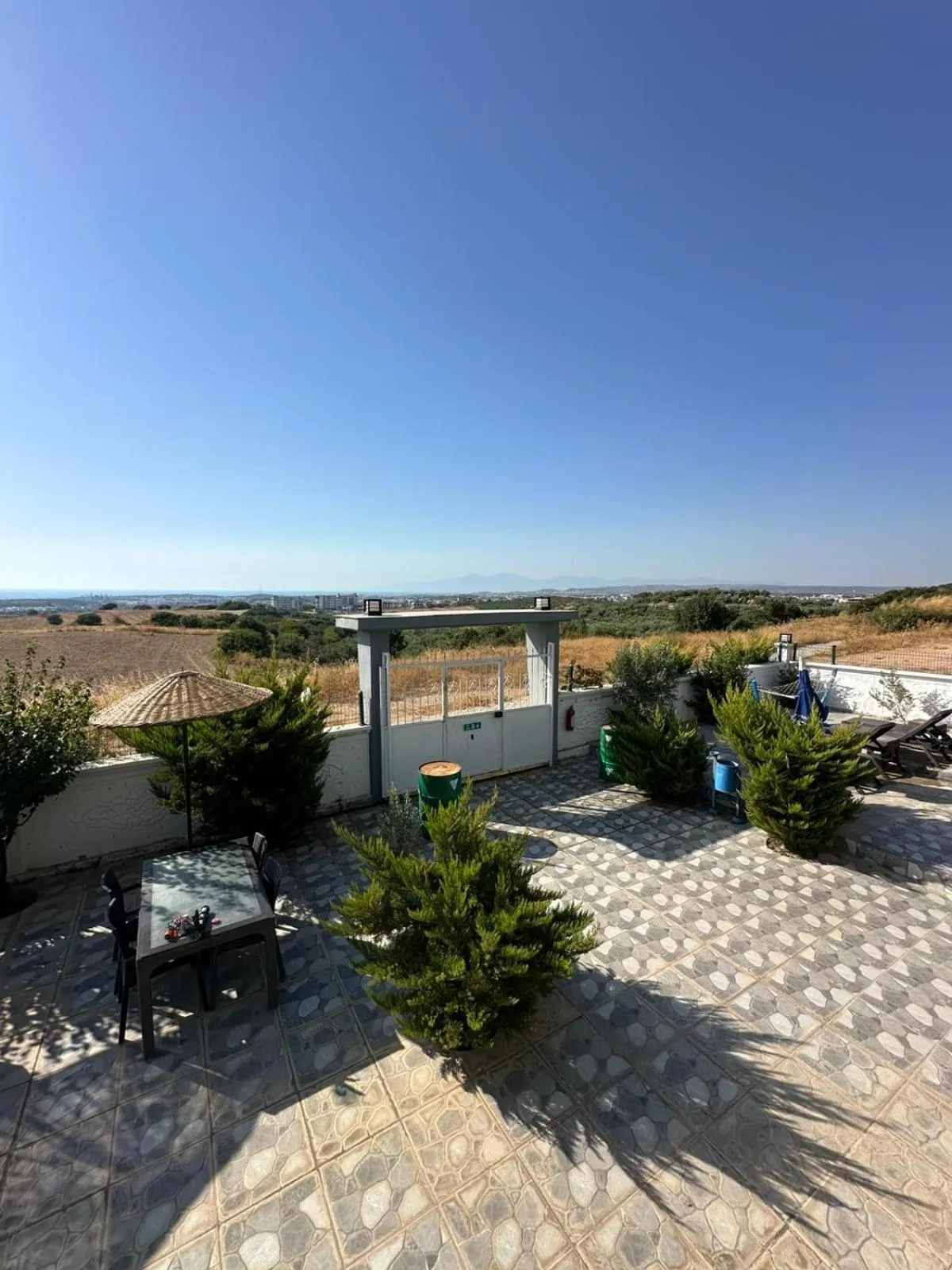 Garden in Mavi Restaurant & Apartments 3