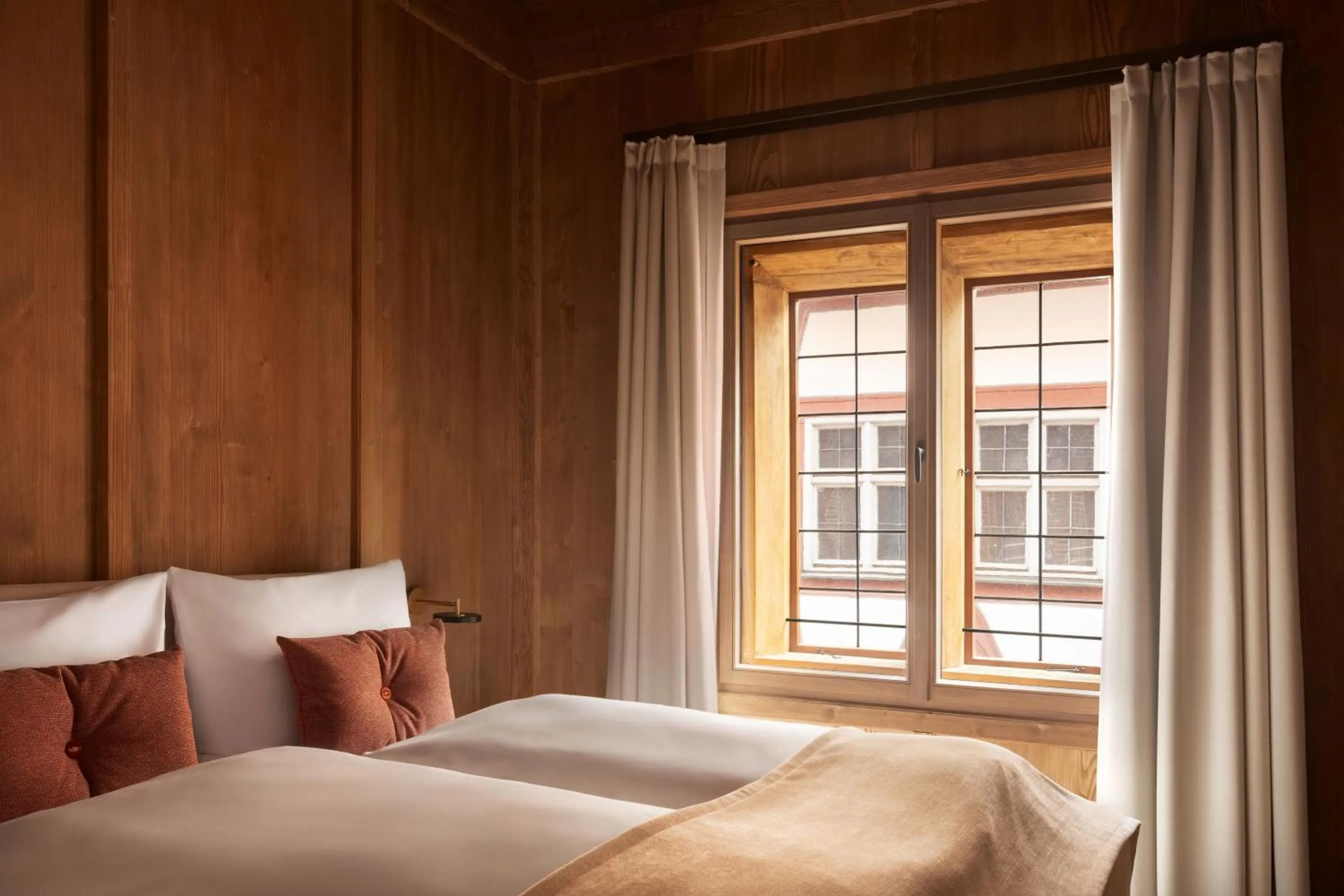 Bedroom, Bed in Hotel Krone Oettingen