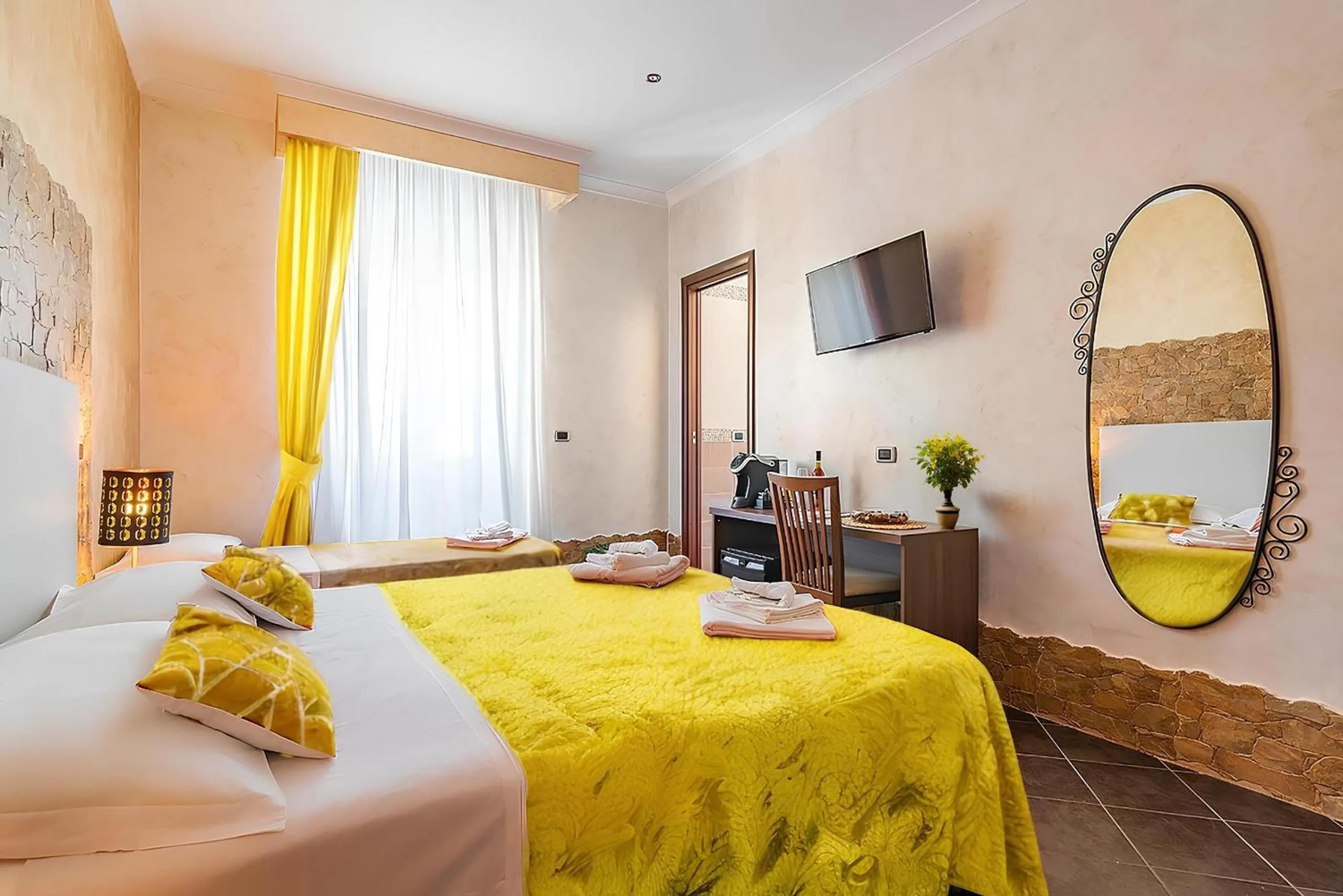 Bed in Alis Laura Guest House - Near Metro Bologna, Easy Access to All Rome