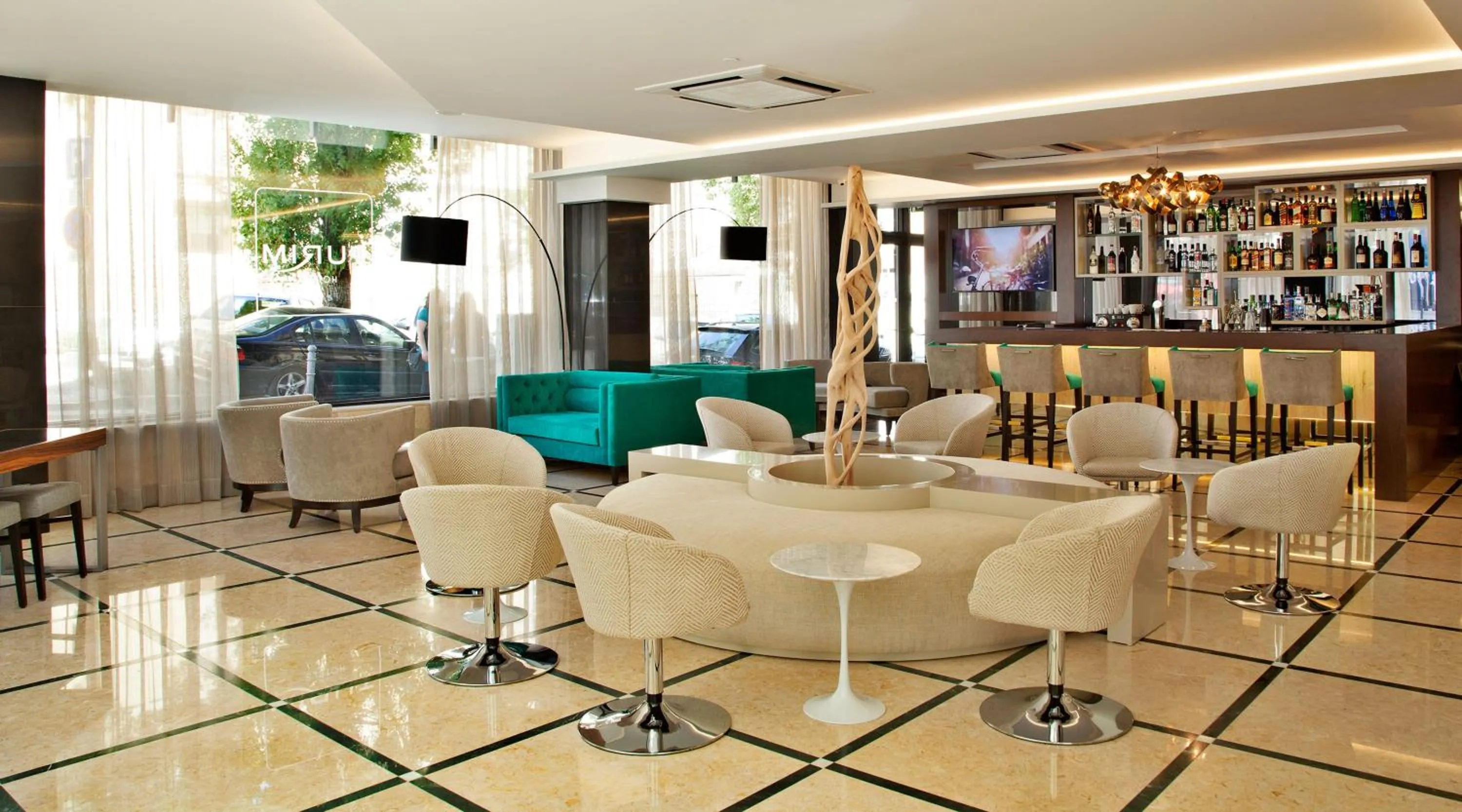 Lobby or reception in TURIM Saldanha Hotel