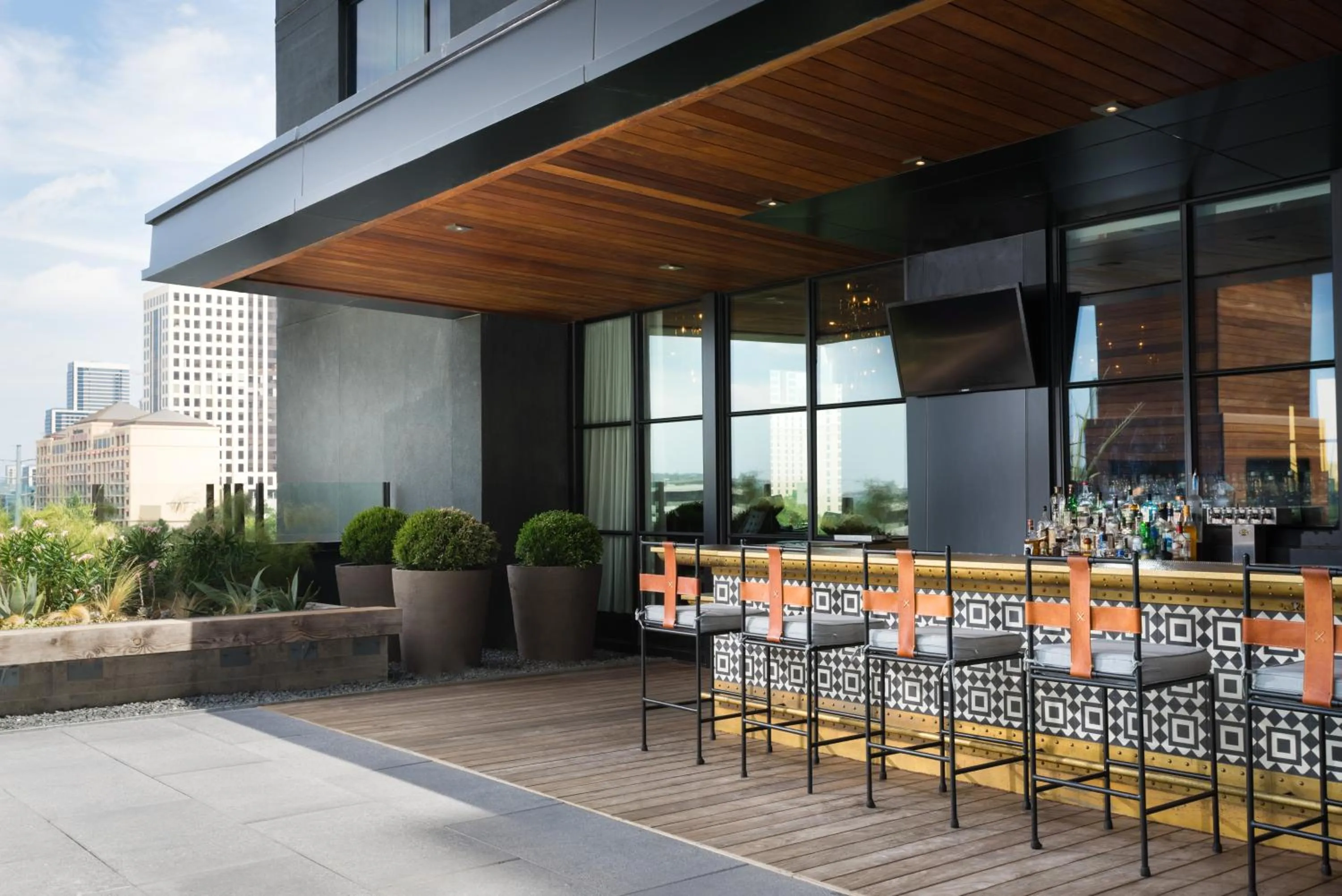 Drinks in Hotel Van Zandt