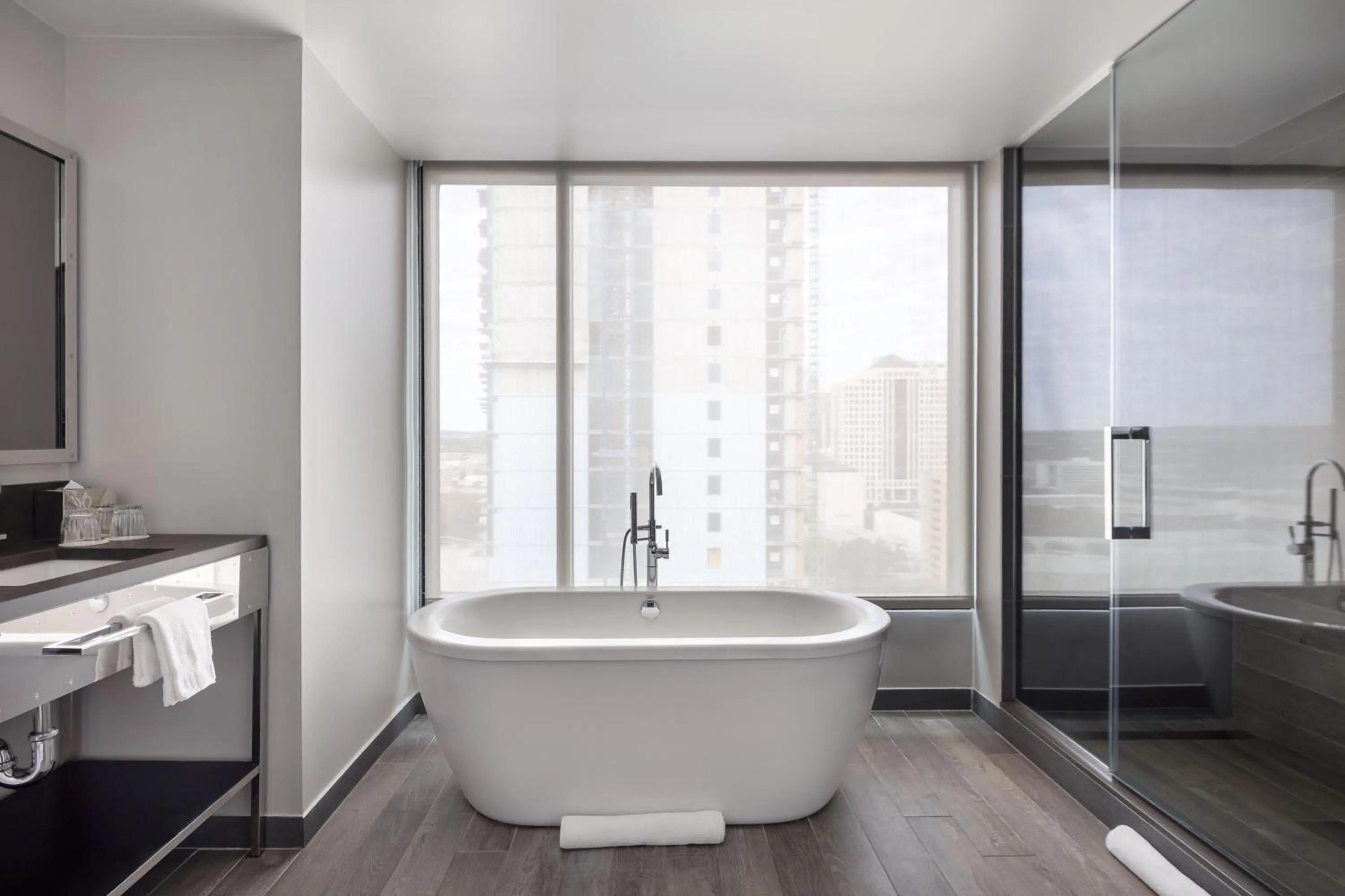 Bathroom in Hotel Van Zandt