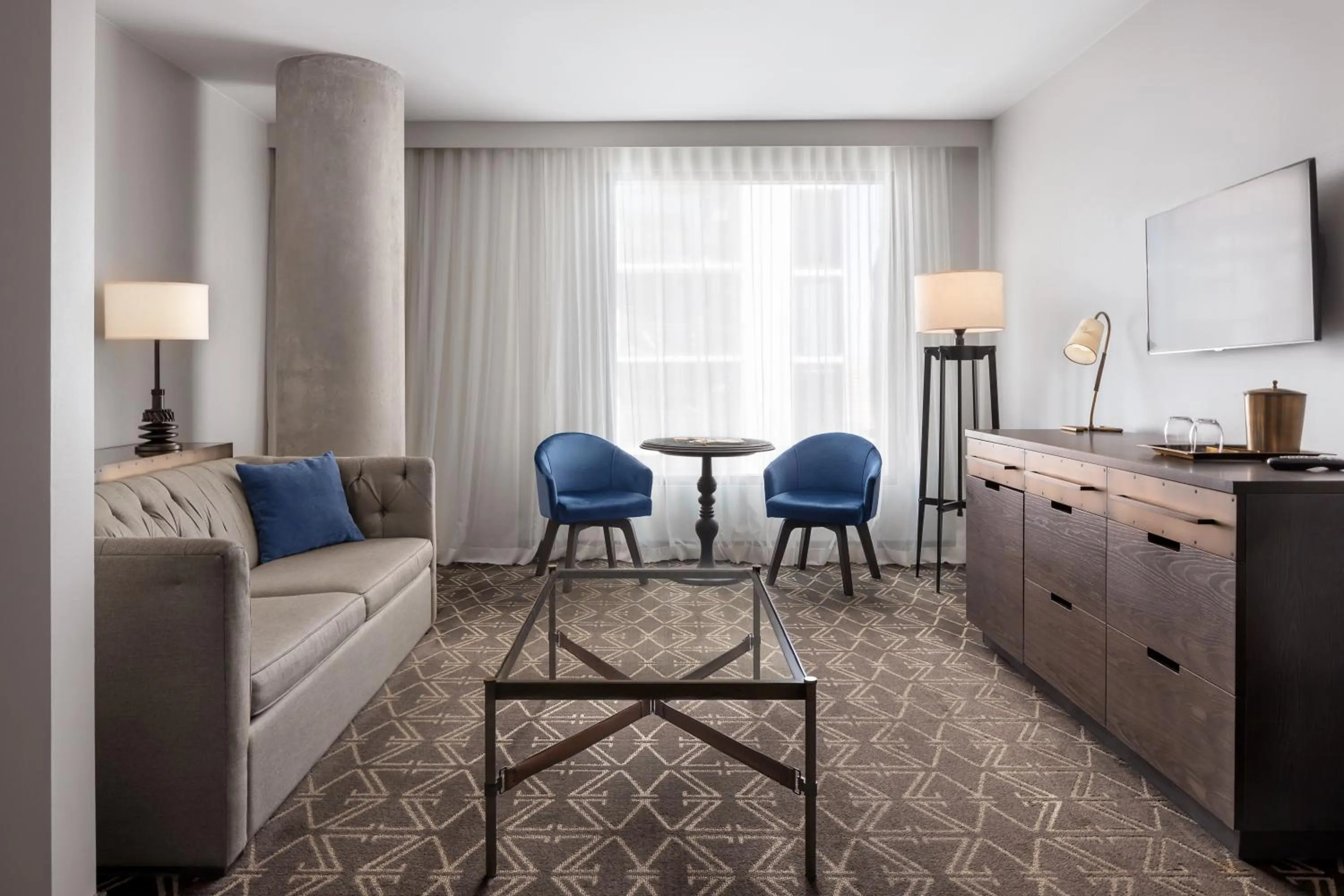 Seating area, Bed in Hotel Van Zandt