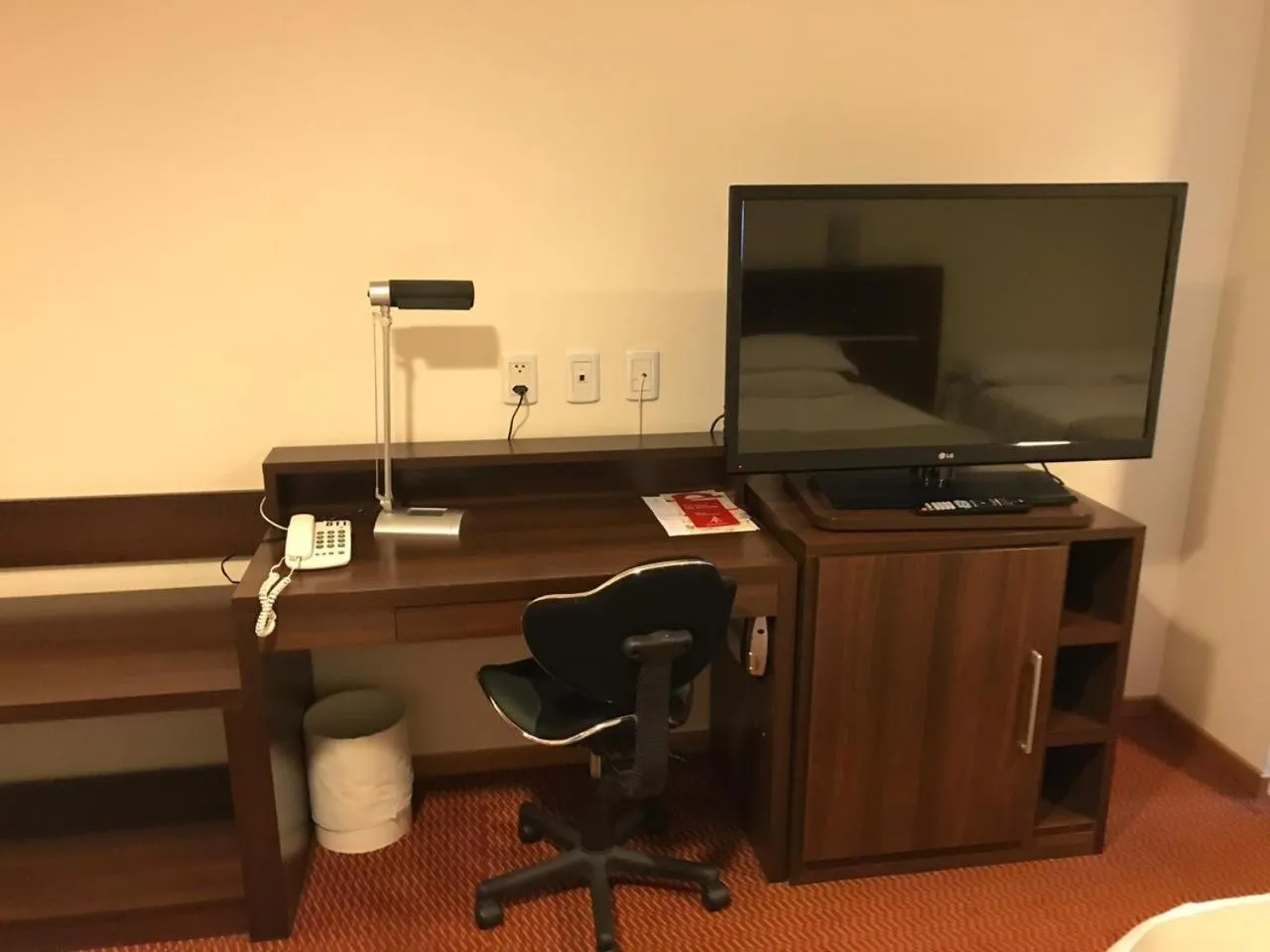 TV and multimedia in Mogano Premium Hotel - ELETROPOSTO