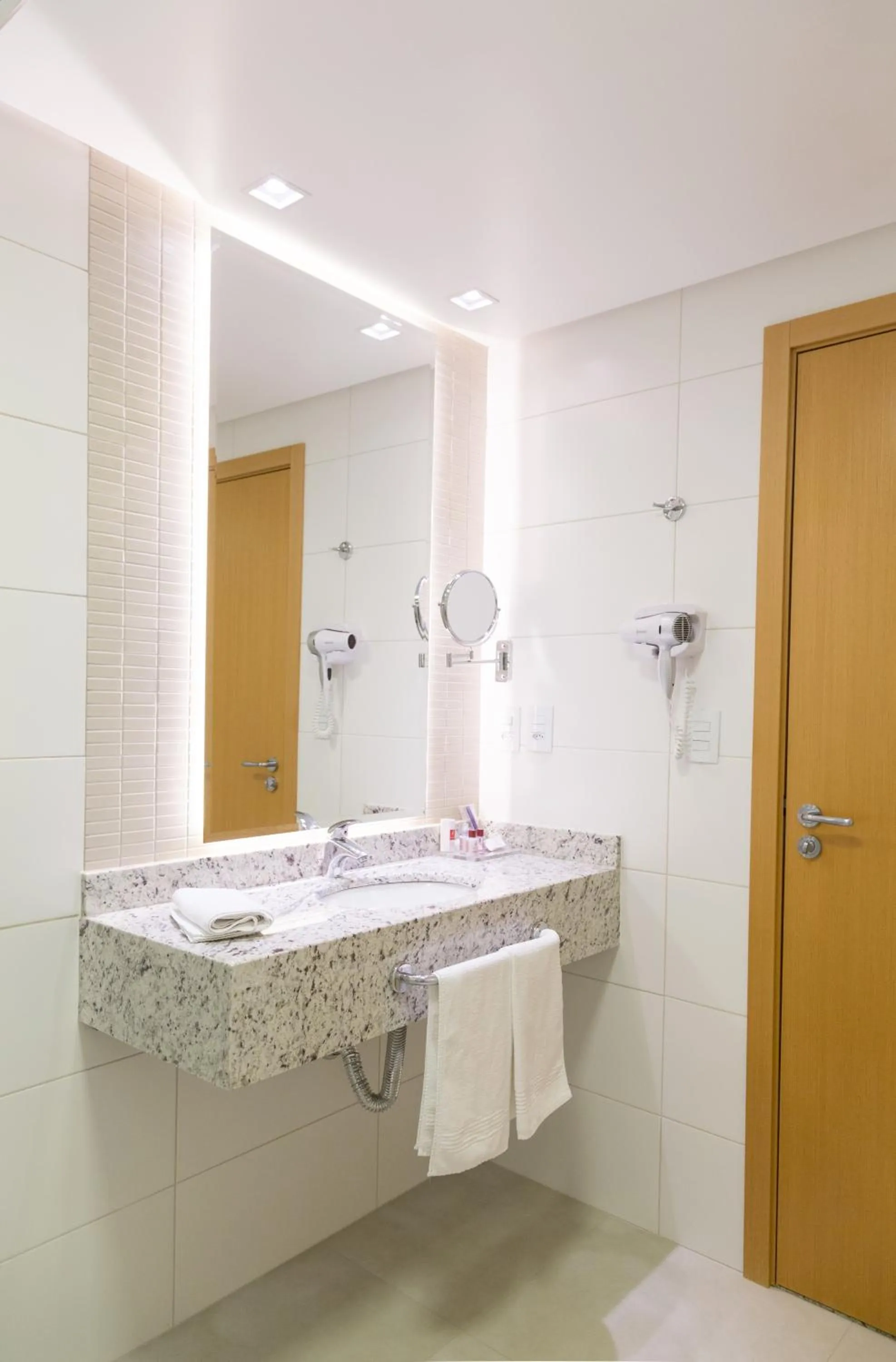 Bathroom in Mogano Premium Hotel - ELETROPOSTO