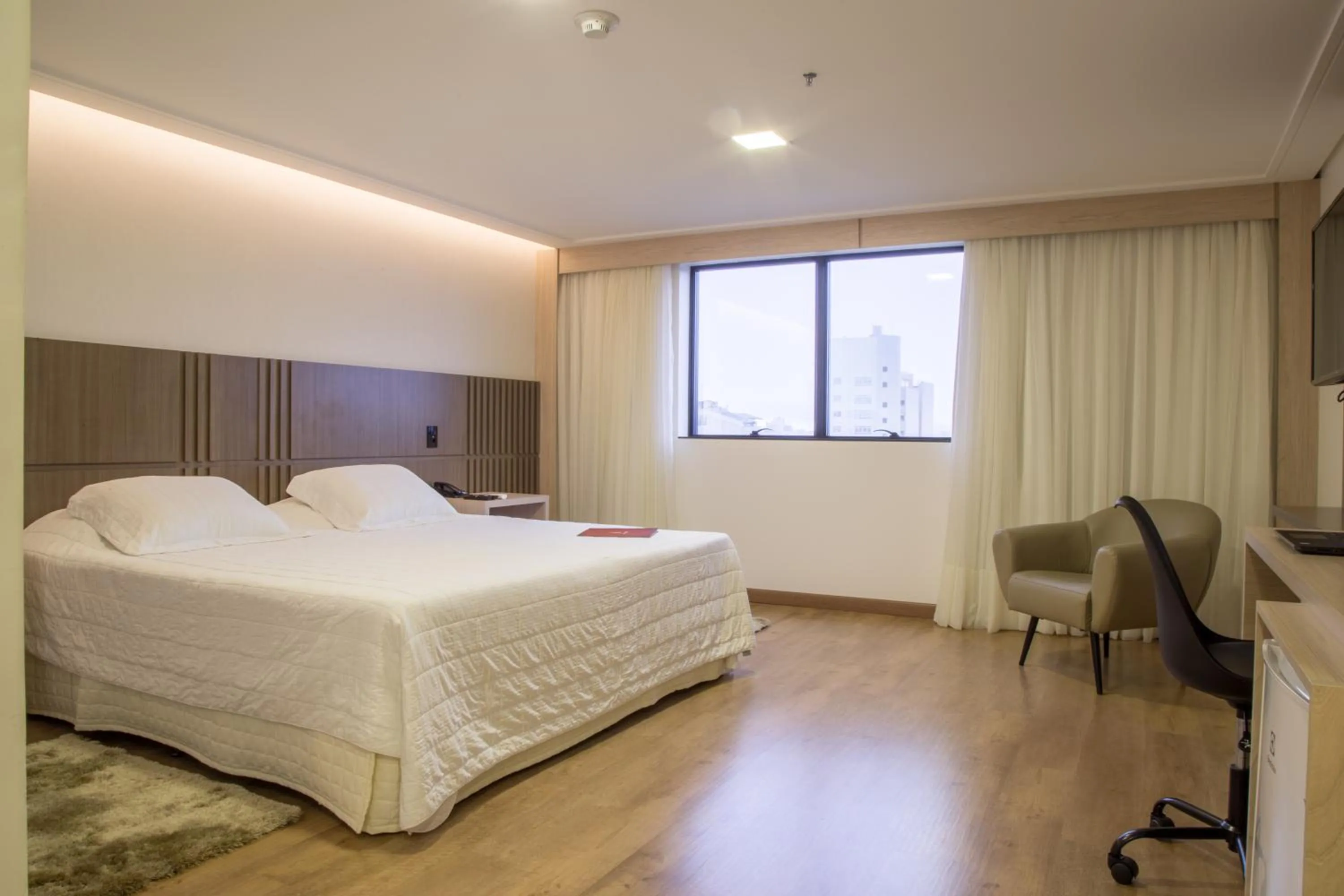 Photo of the whole room, Bed in Mogano Premium Hotel - ELETROPOSTO