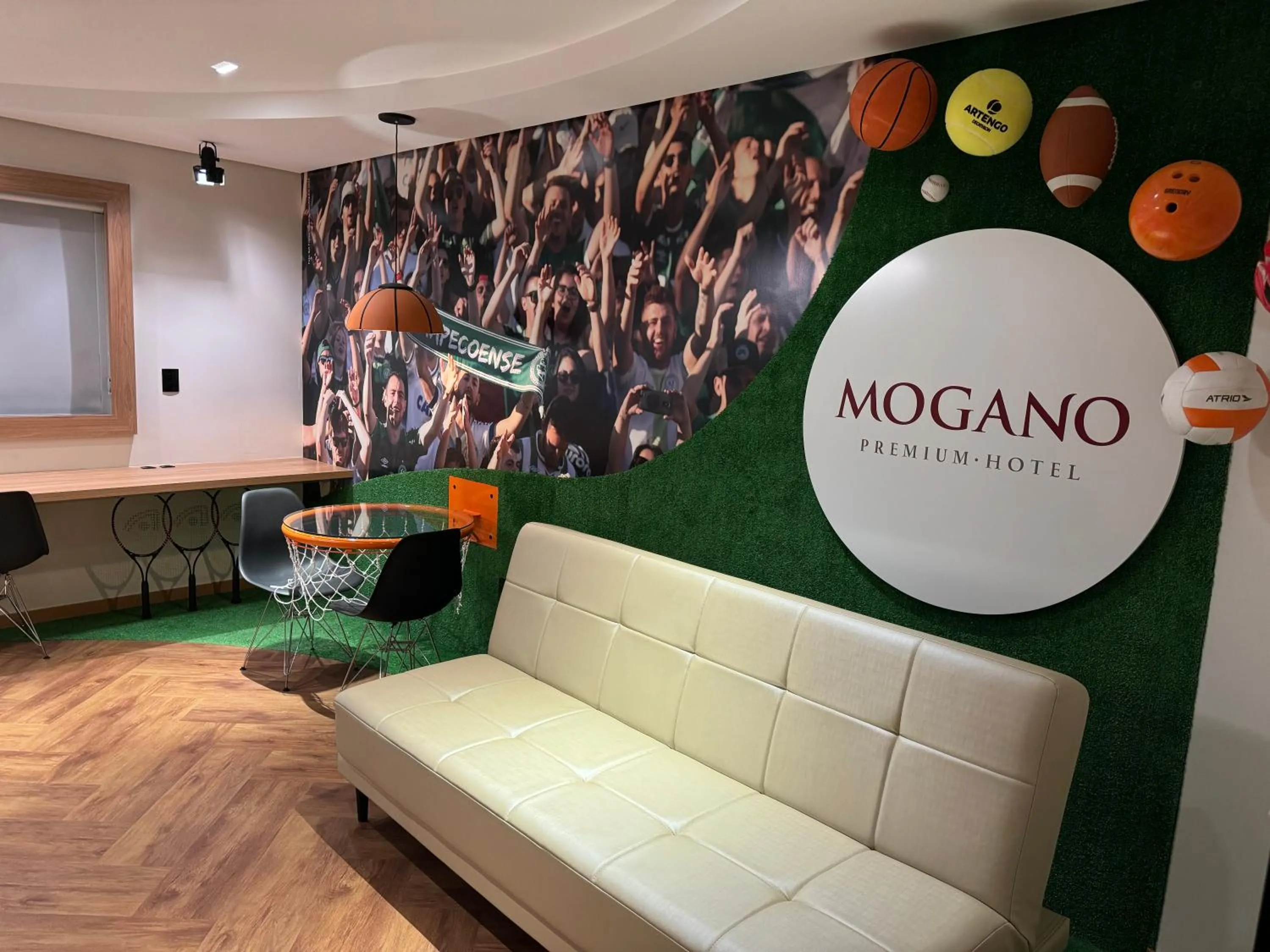 Living room in Mogano Premium Hotel - ELETROPOSTO