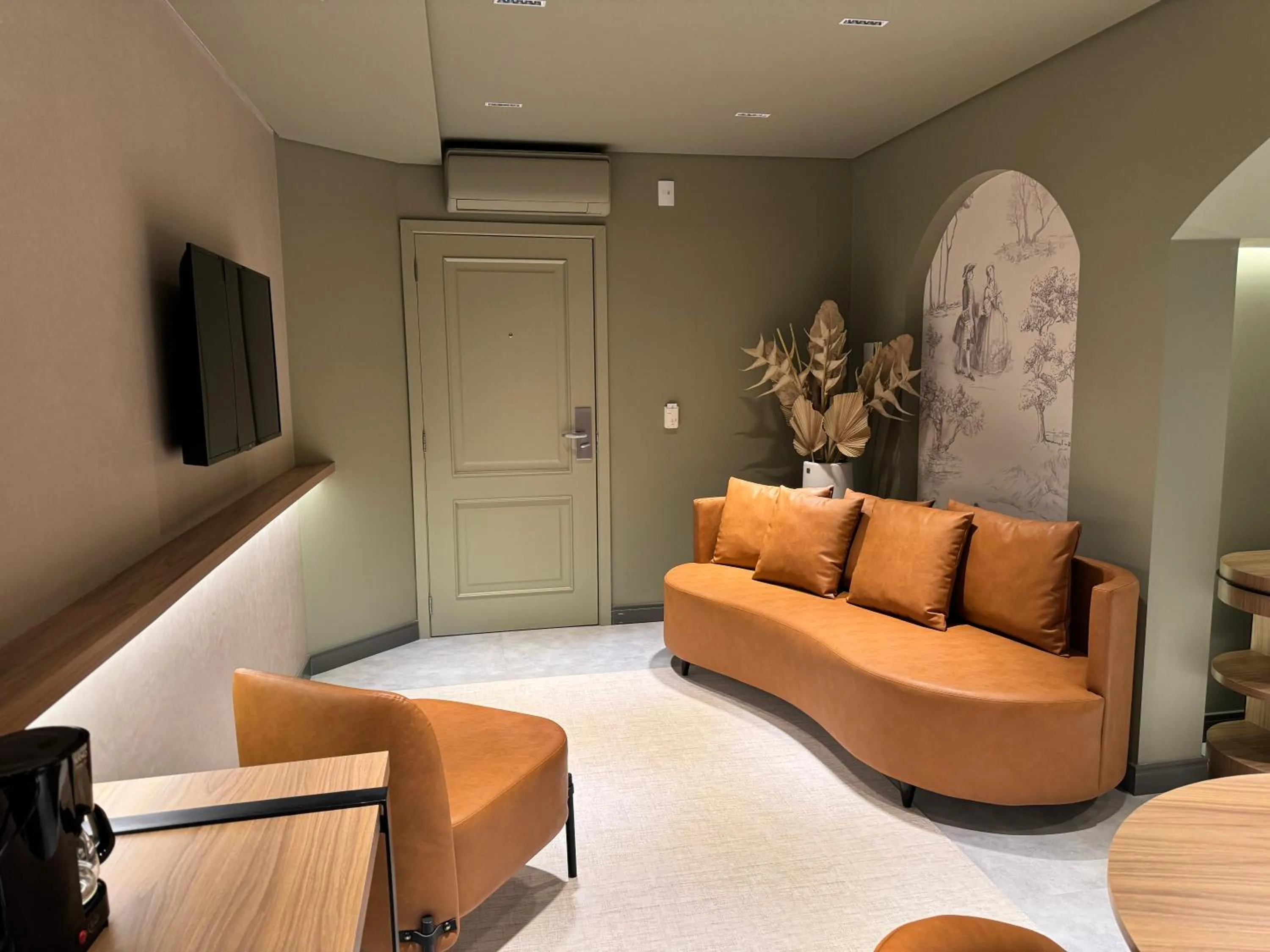 TV and multimedia in Mogano Premium Hotel - ELETROPOSTO