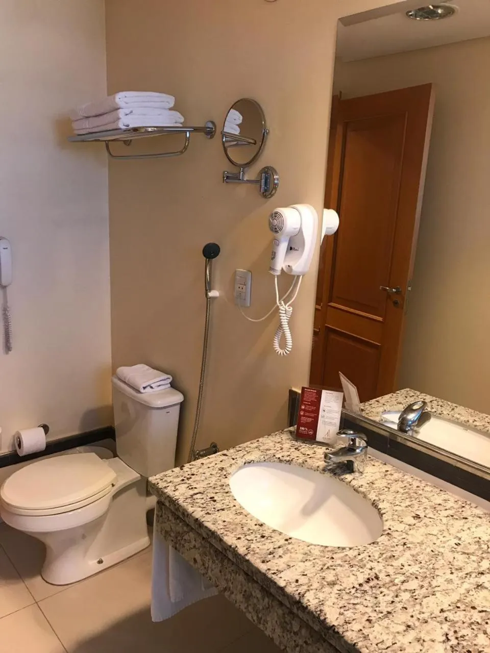 Shower in Mogano Premium Hotel - ELETROPOSTO