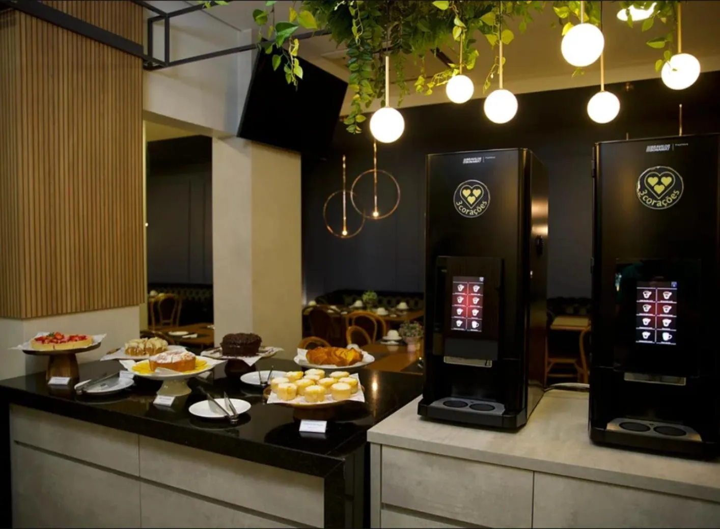 Breakfast in Mogano Premium Hotel - ELETROPOSTO