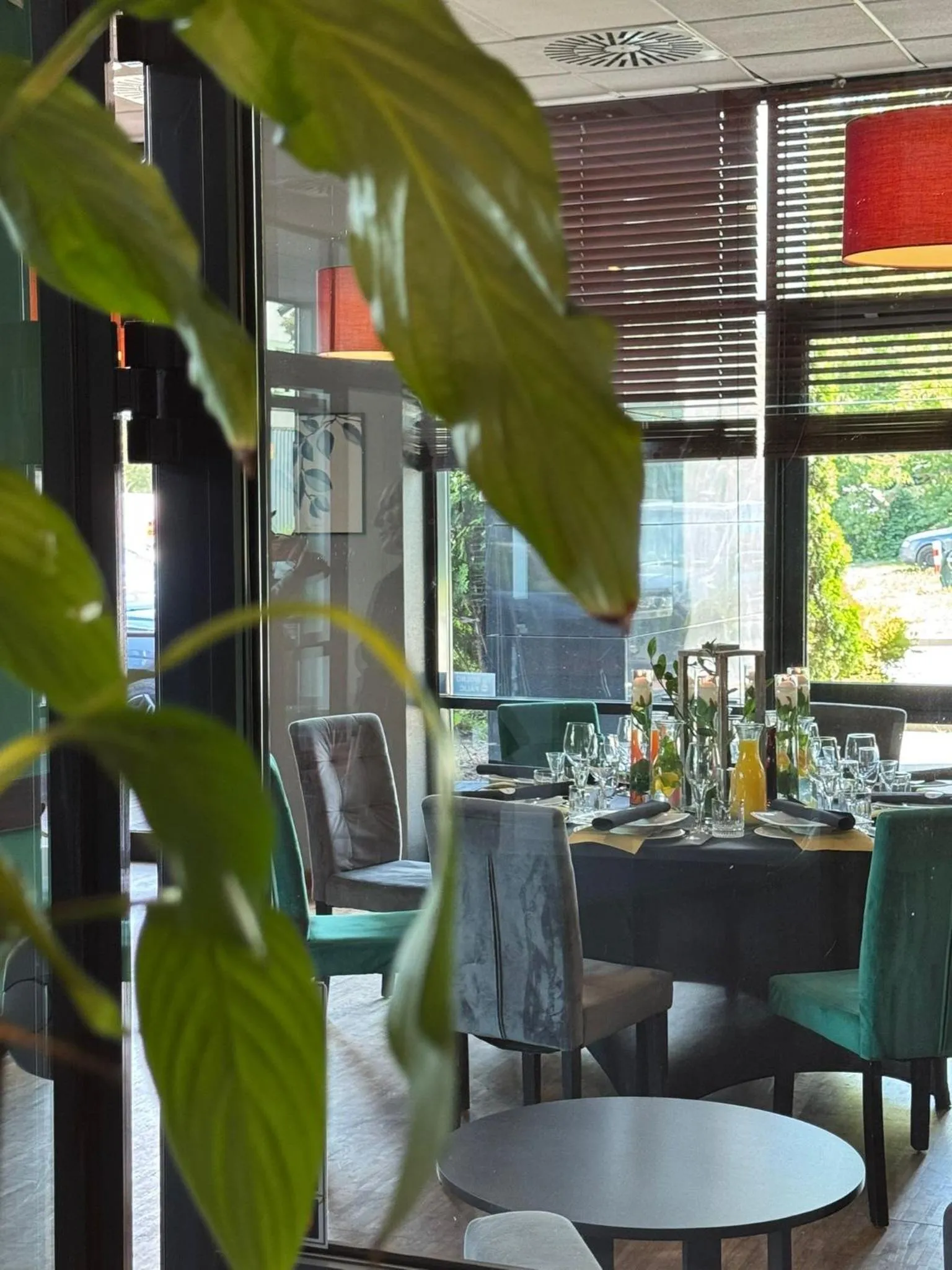 Restaurant/places to eat in Economy Silesian Hotel